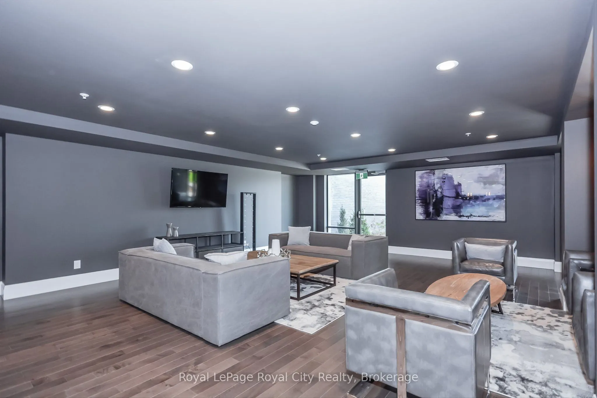 53 Arthur Street S, #912