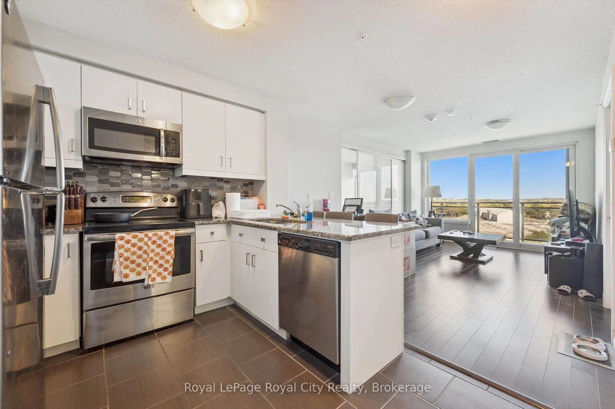 53 Arthur Street S, #912