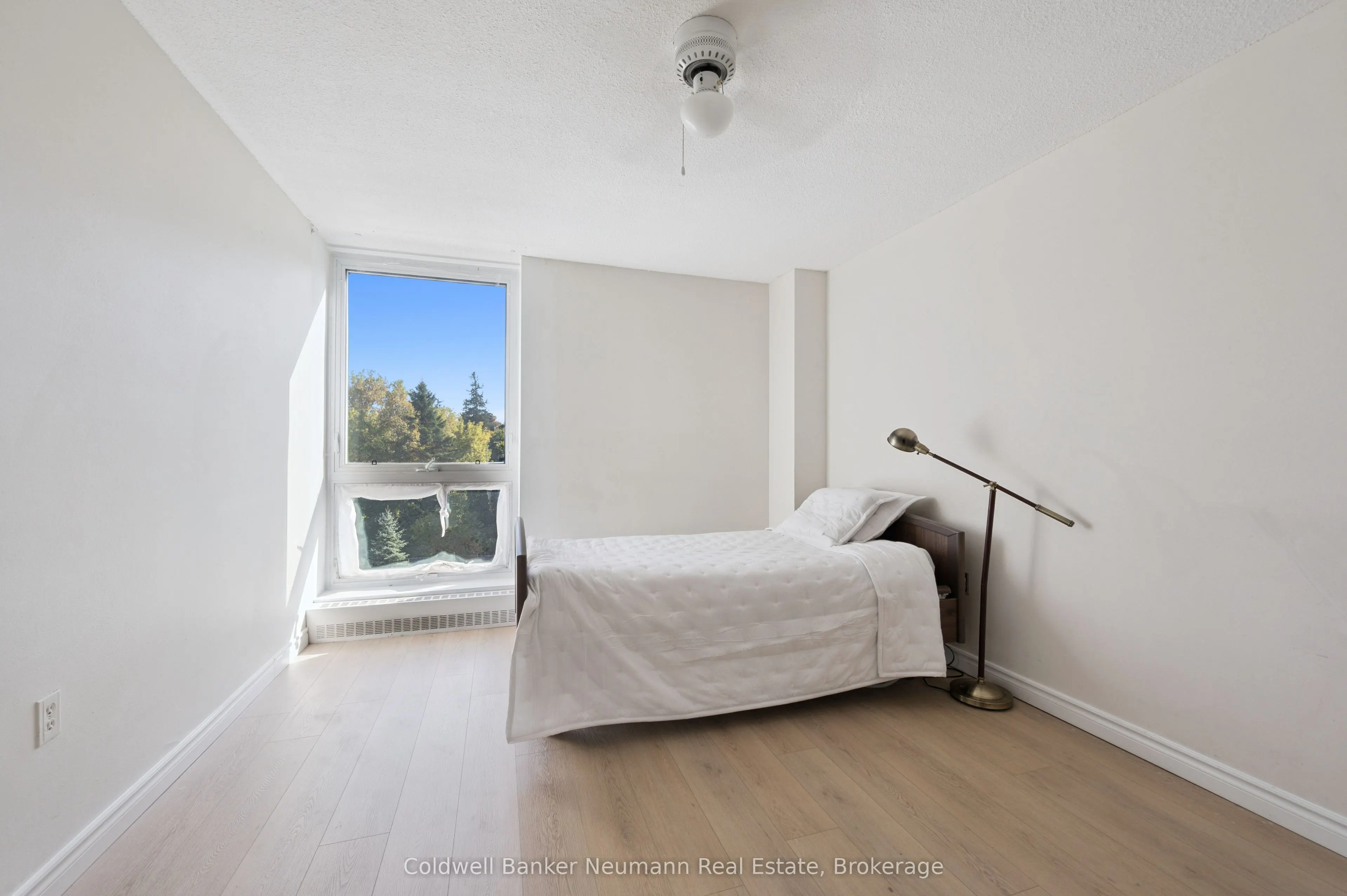 19 Woodlawn Road E, #303