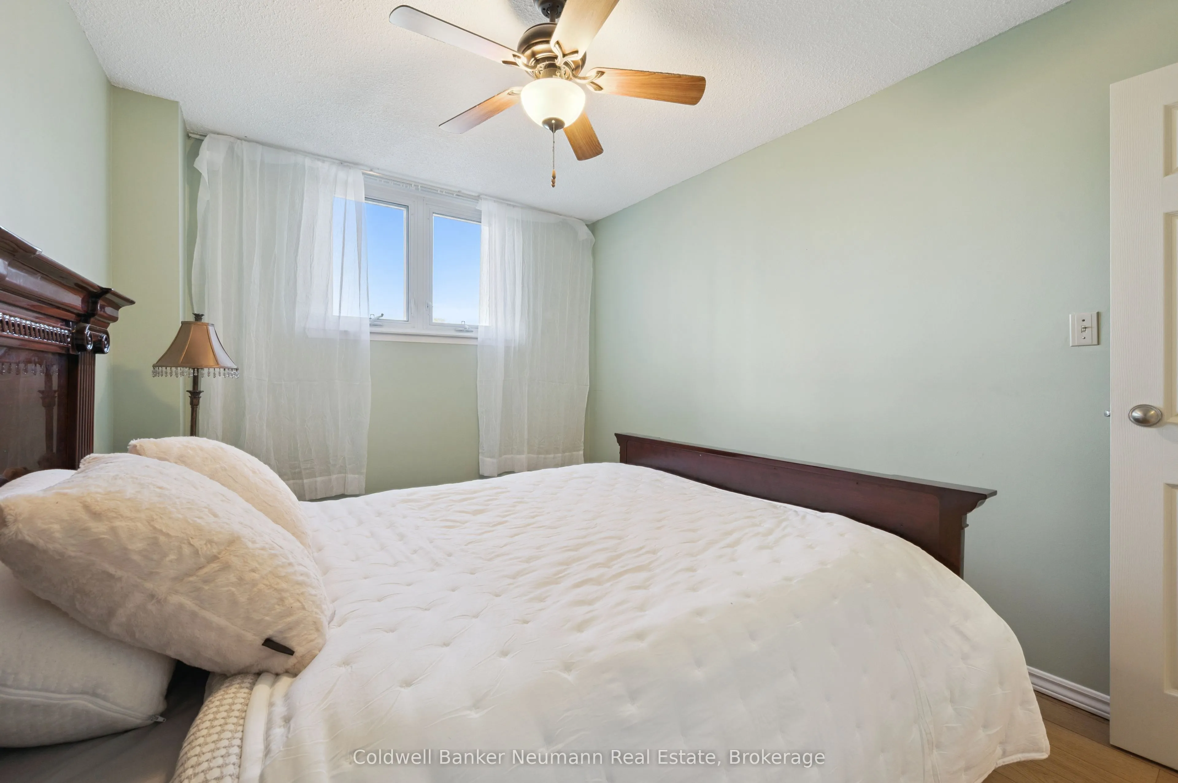 19 Woodlawn Road E, #303