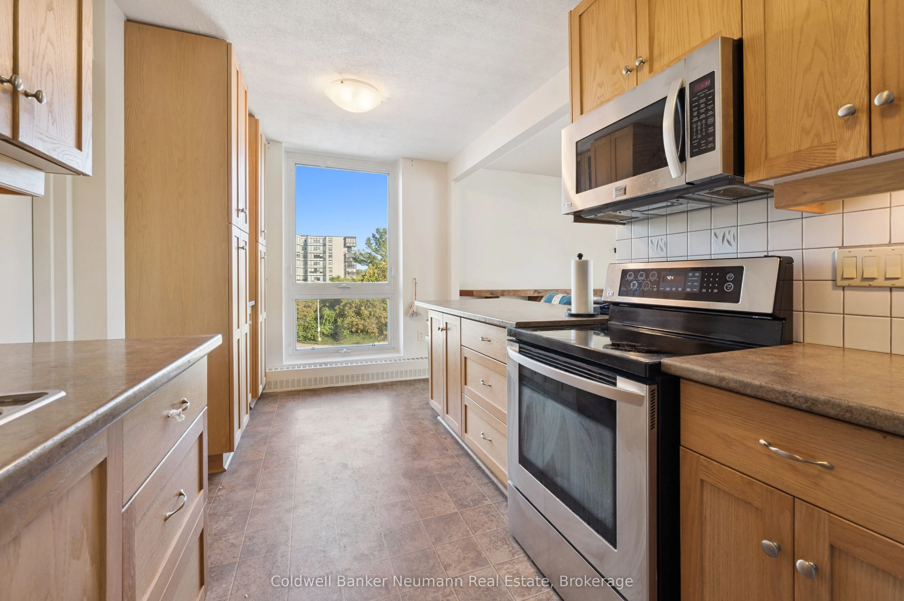 19 Woodlawn Road E, #303