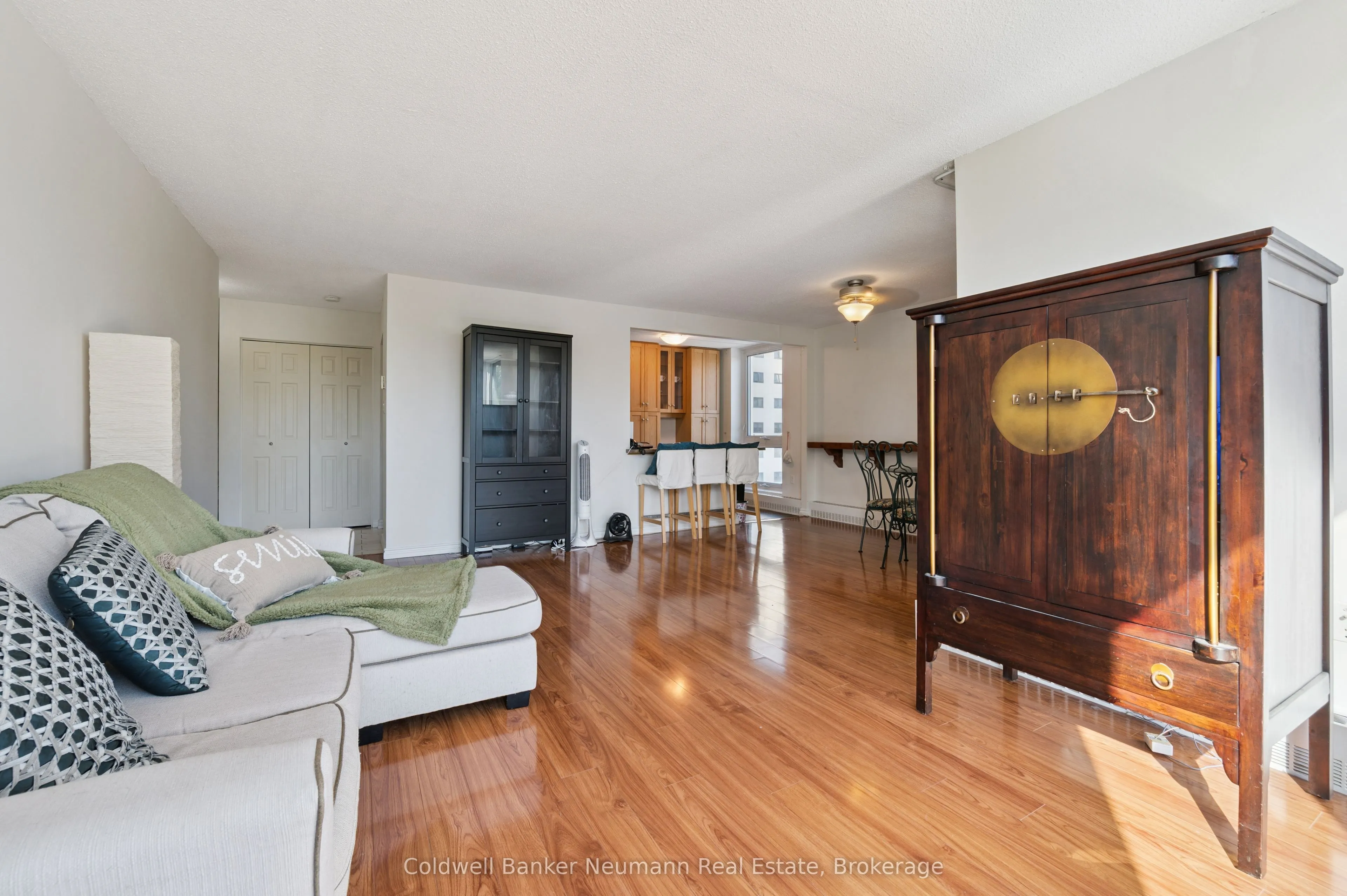 19 Woodlawn Road E, #303