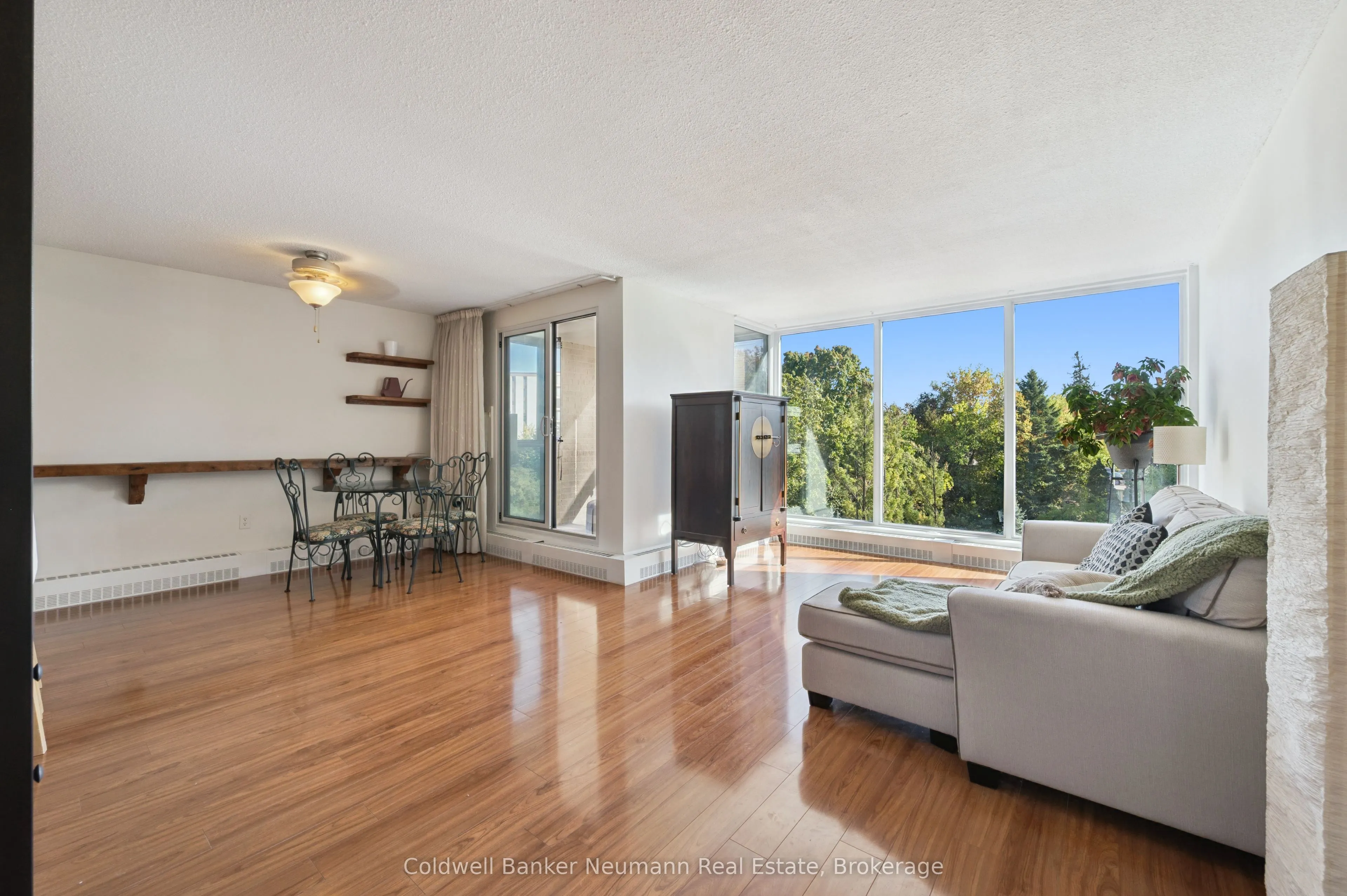 19 Woodlawn Road E, #303