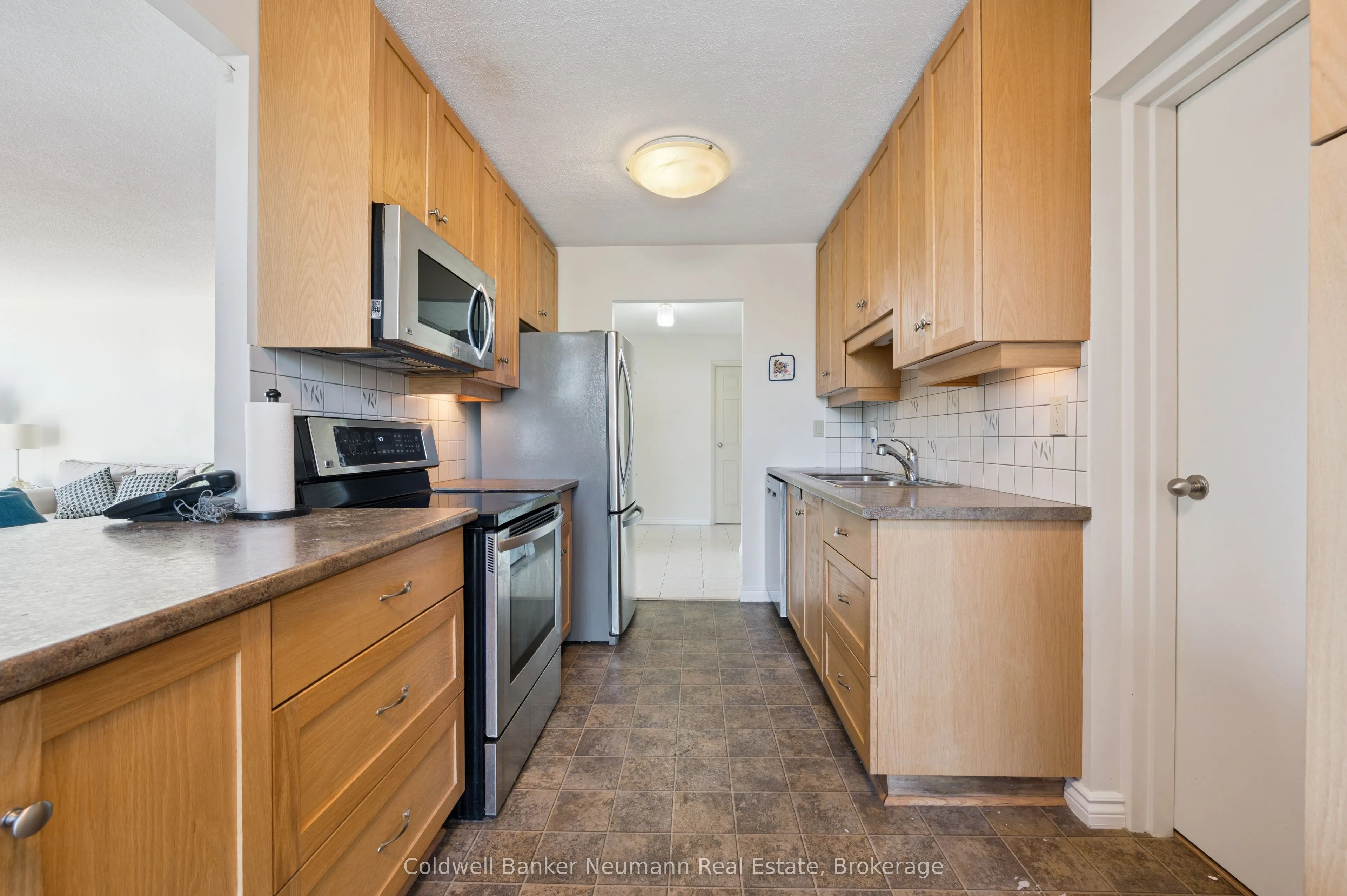 19 Woodlawn Road E, #303