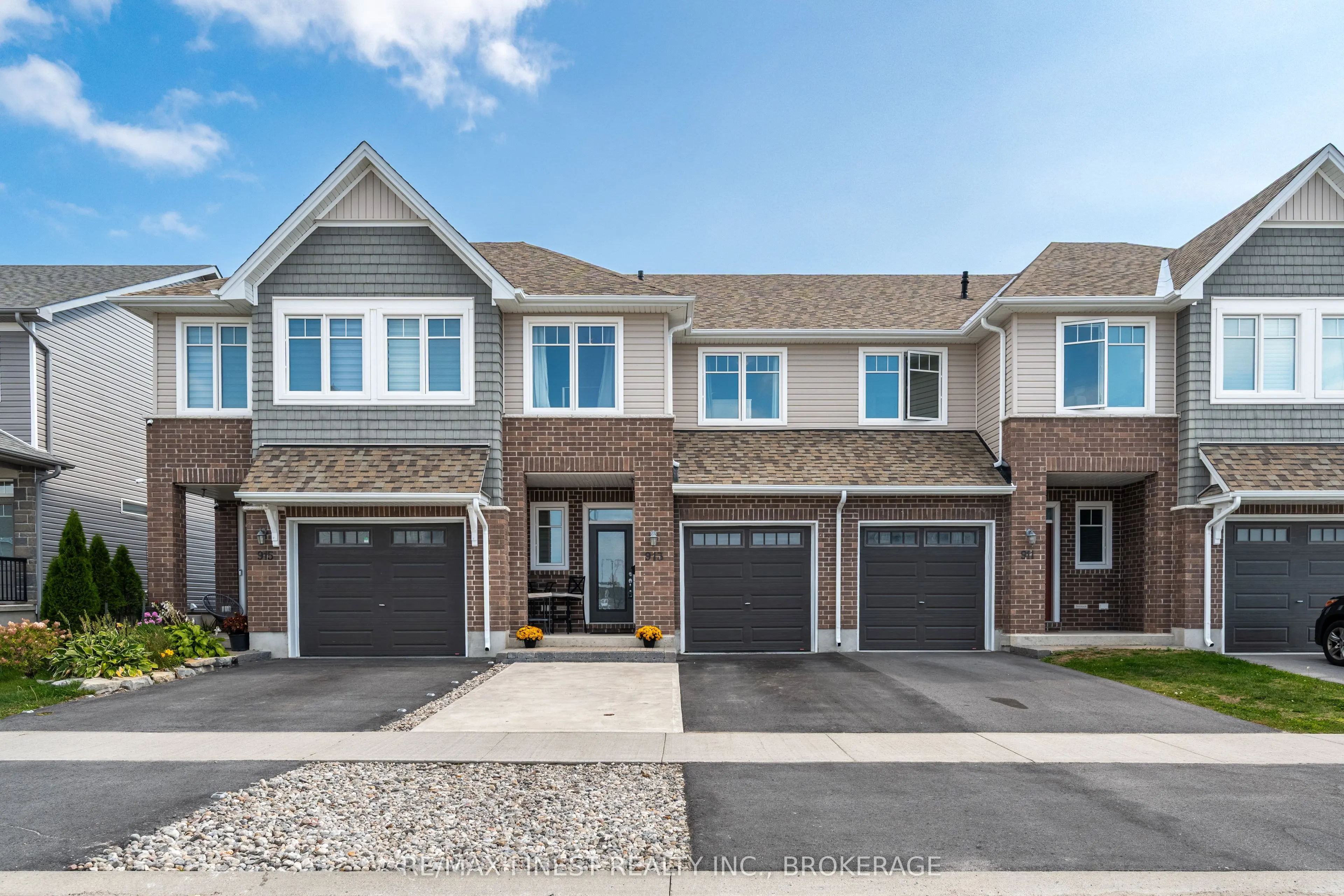 913 Stonewalk Drive