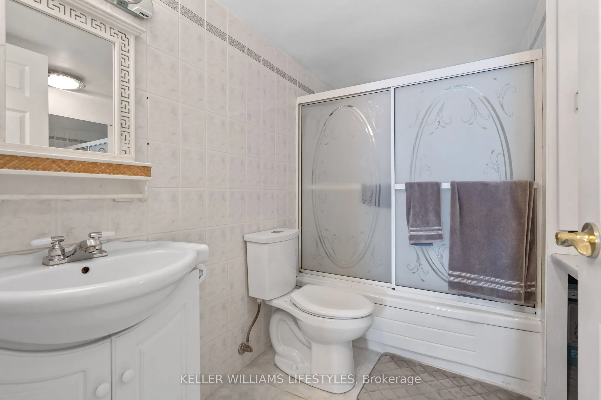 380 King Street, #605