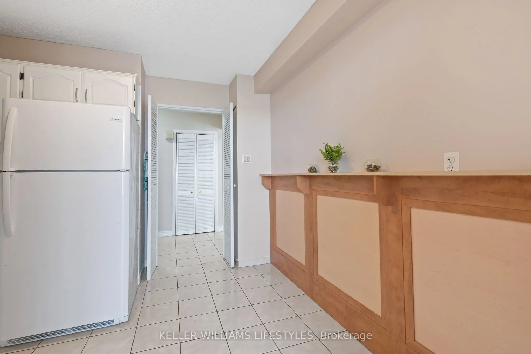 380 King Street, #605