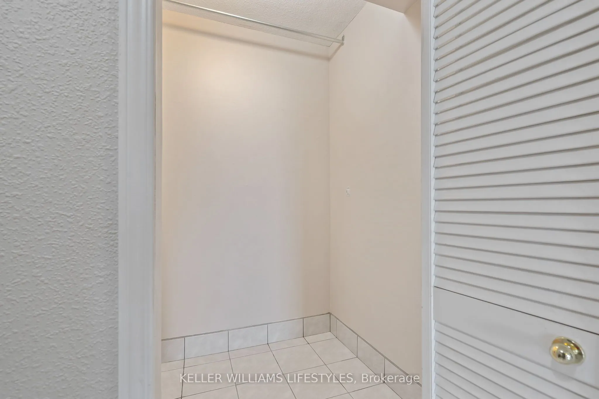 380 King Street, #605