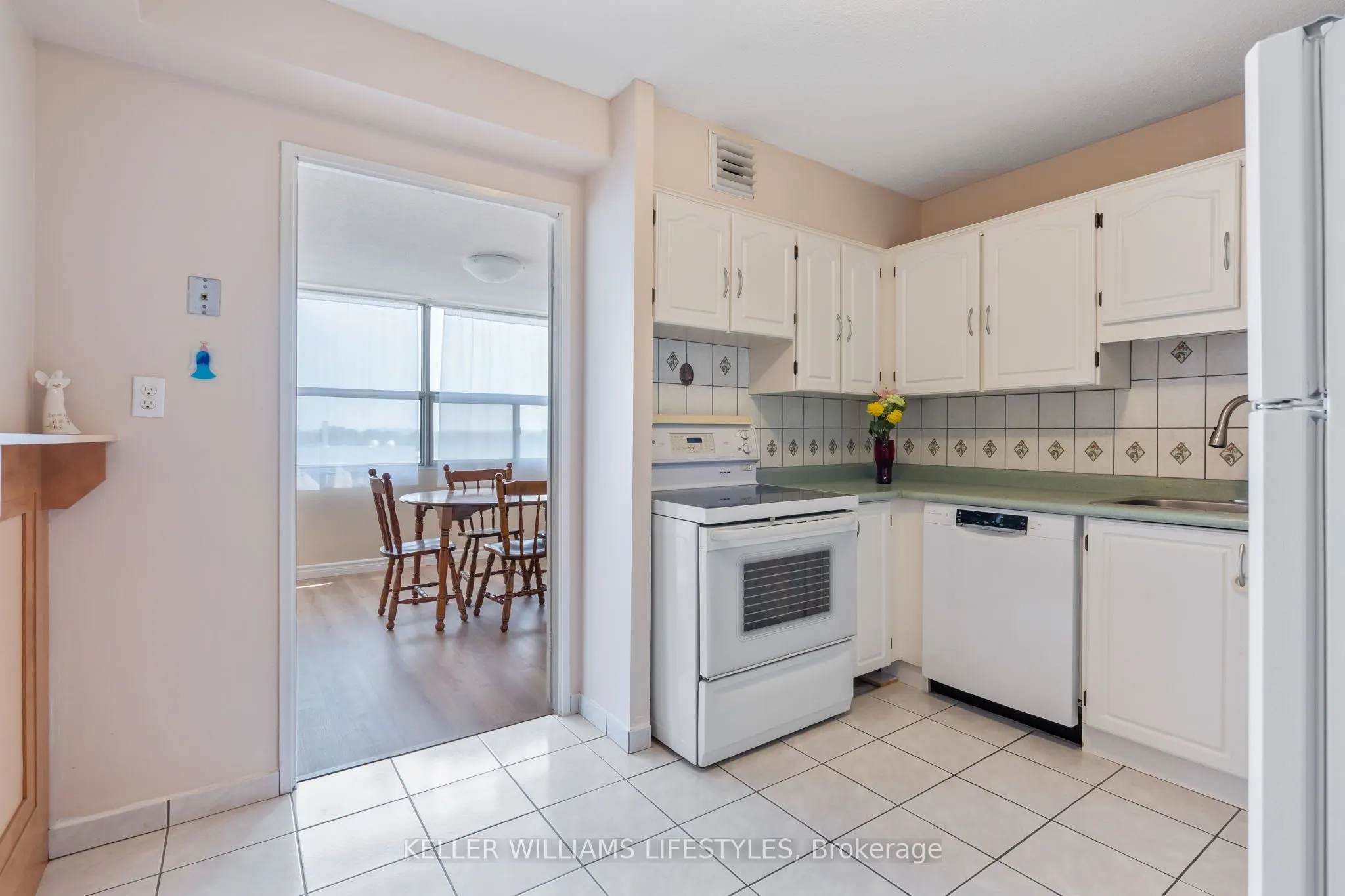 380 King Street, #605