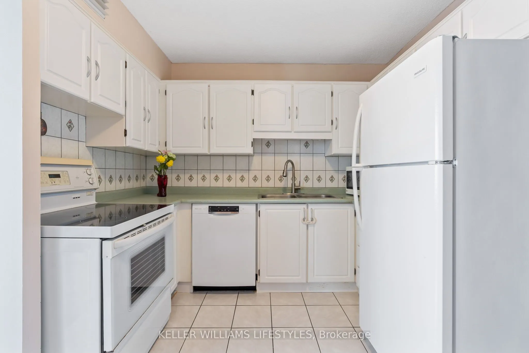380 King Street, #605