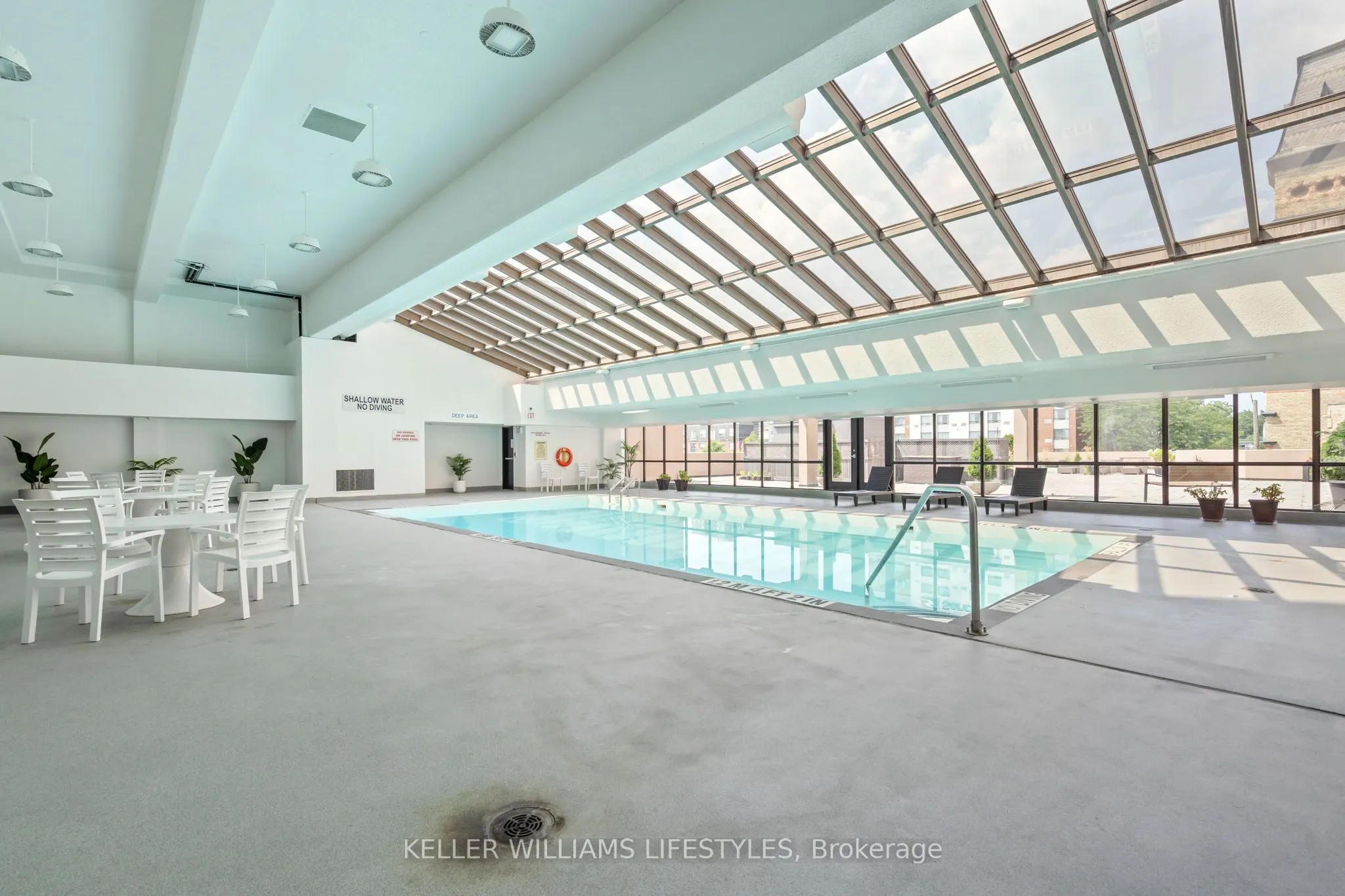 380 King Street, #605