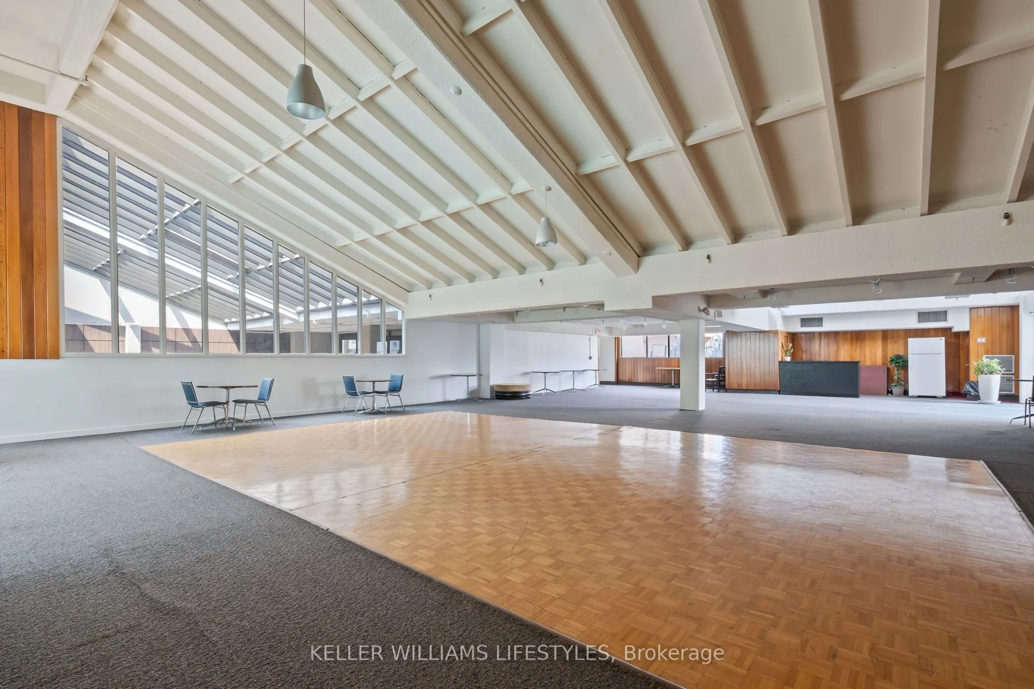 380 King Street, #605
