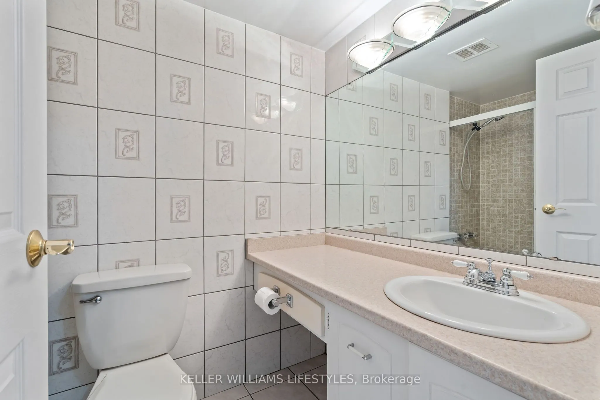 380 King Street, #605