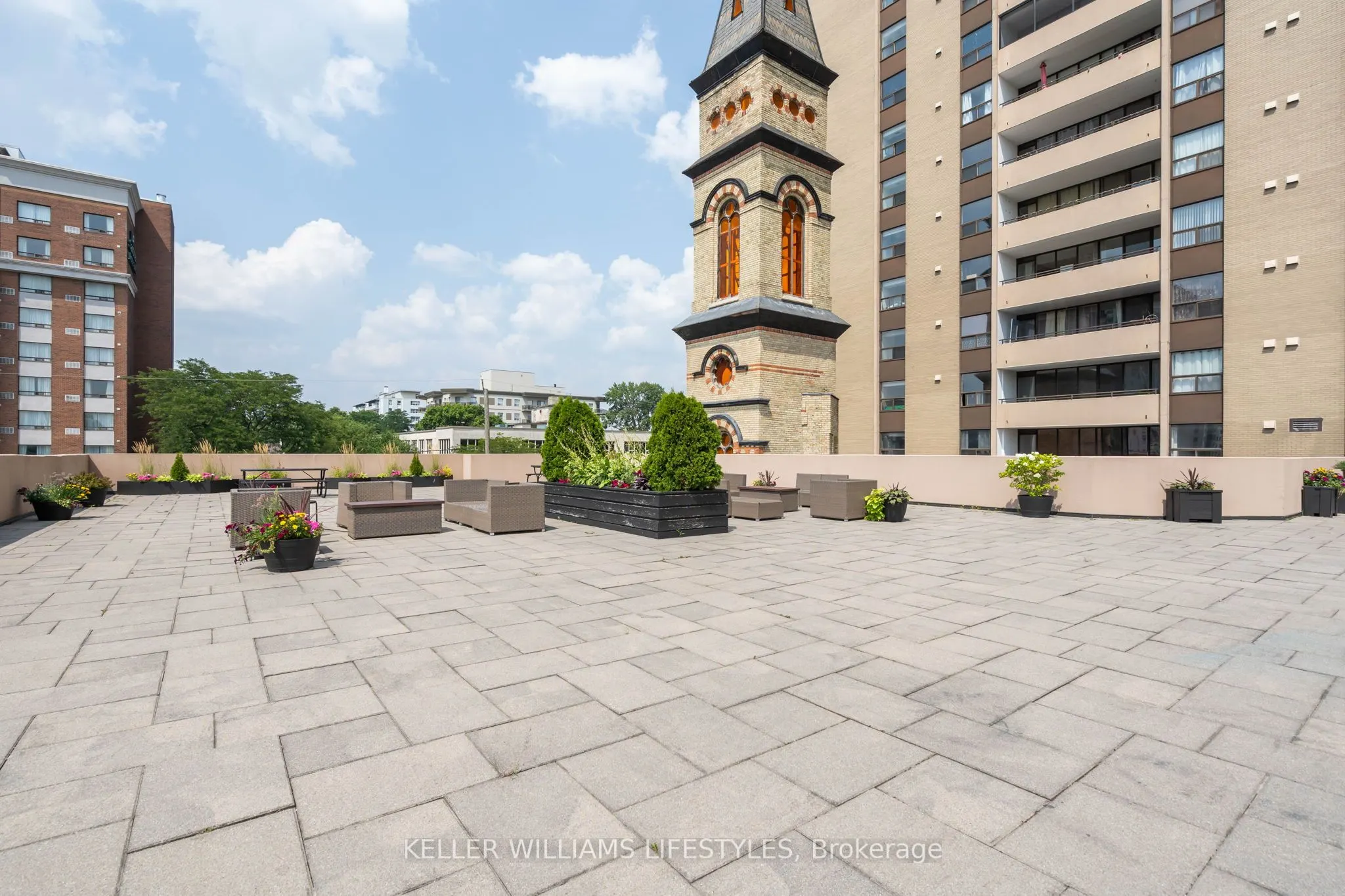 380 King Street, #605