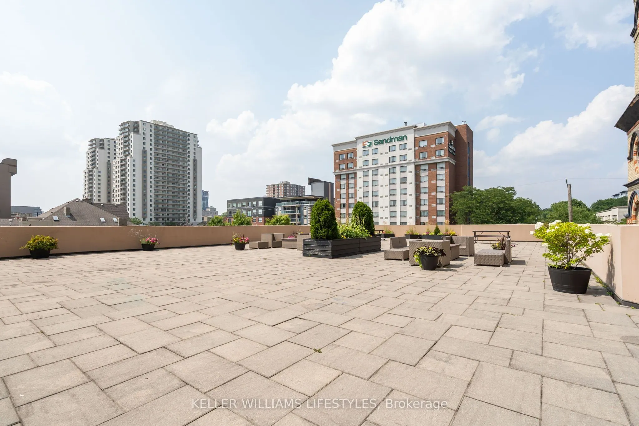380 King Street, #605