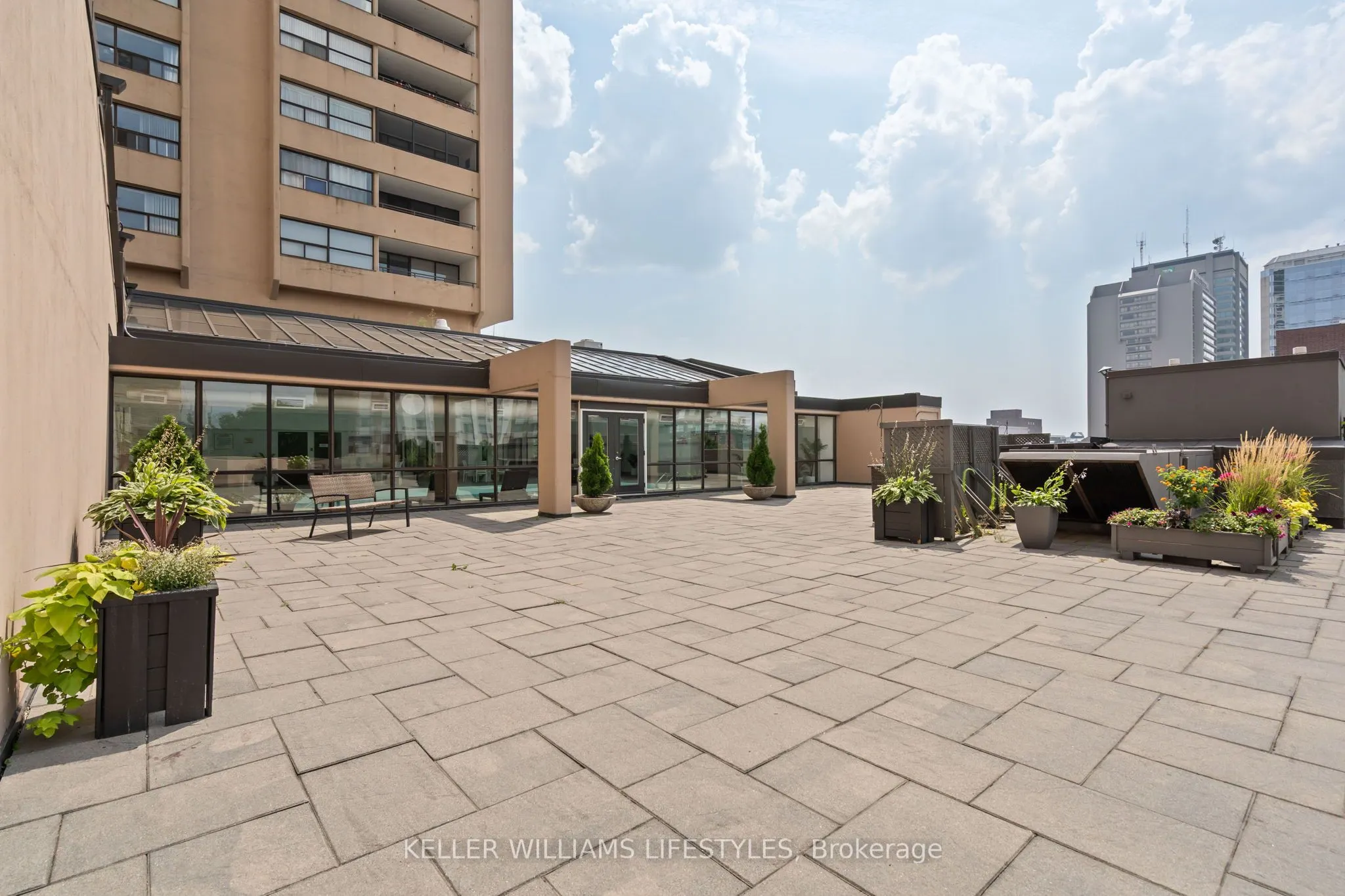 380 King Street, #605