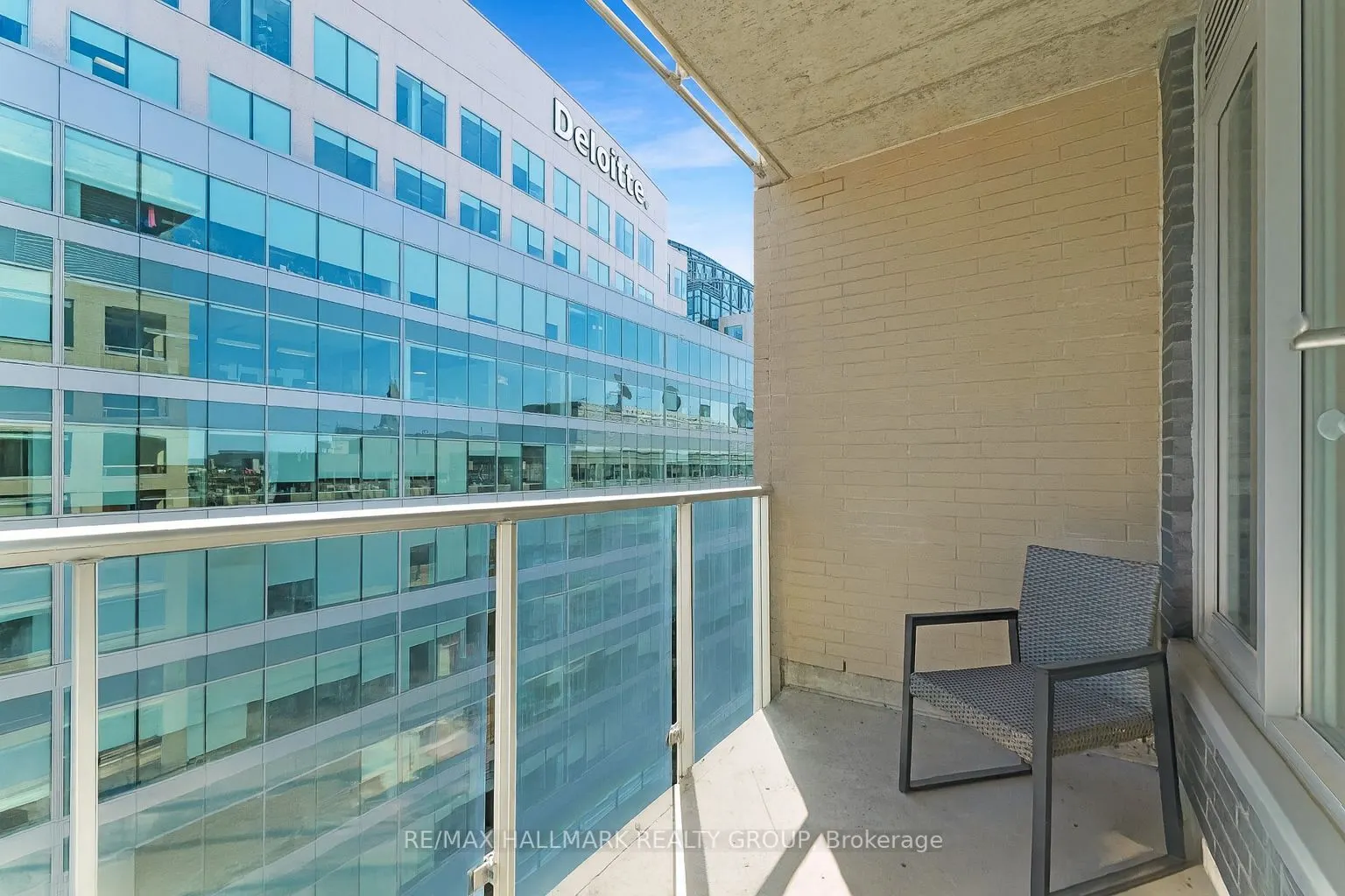 101 Queen Street, #1501