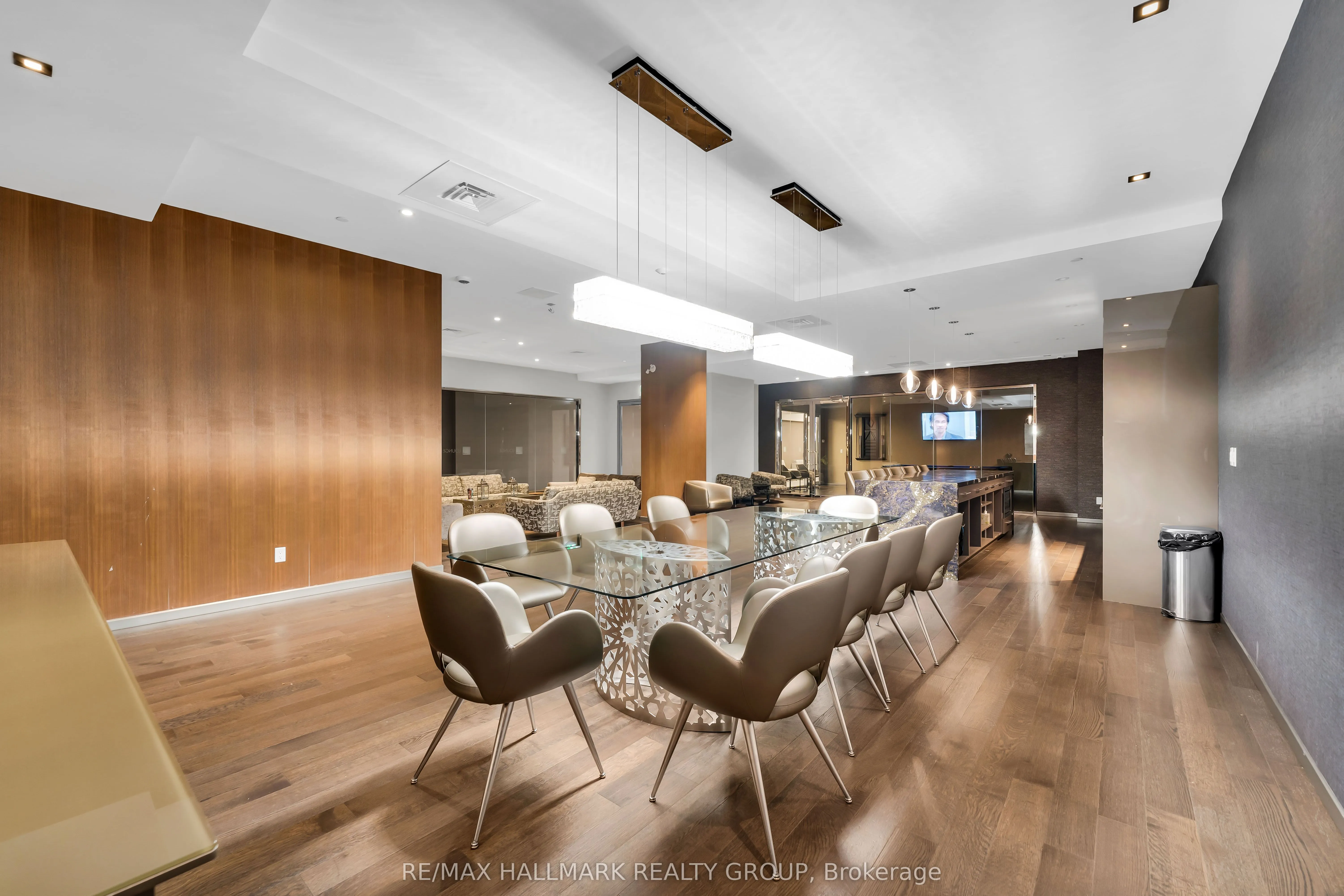 101 Queen Street, #1501