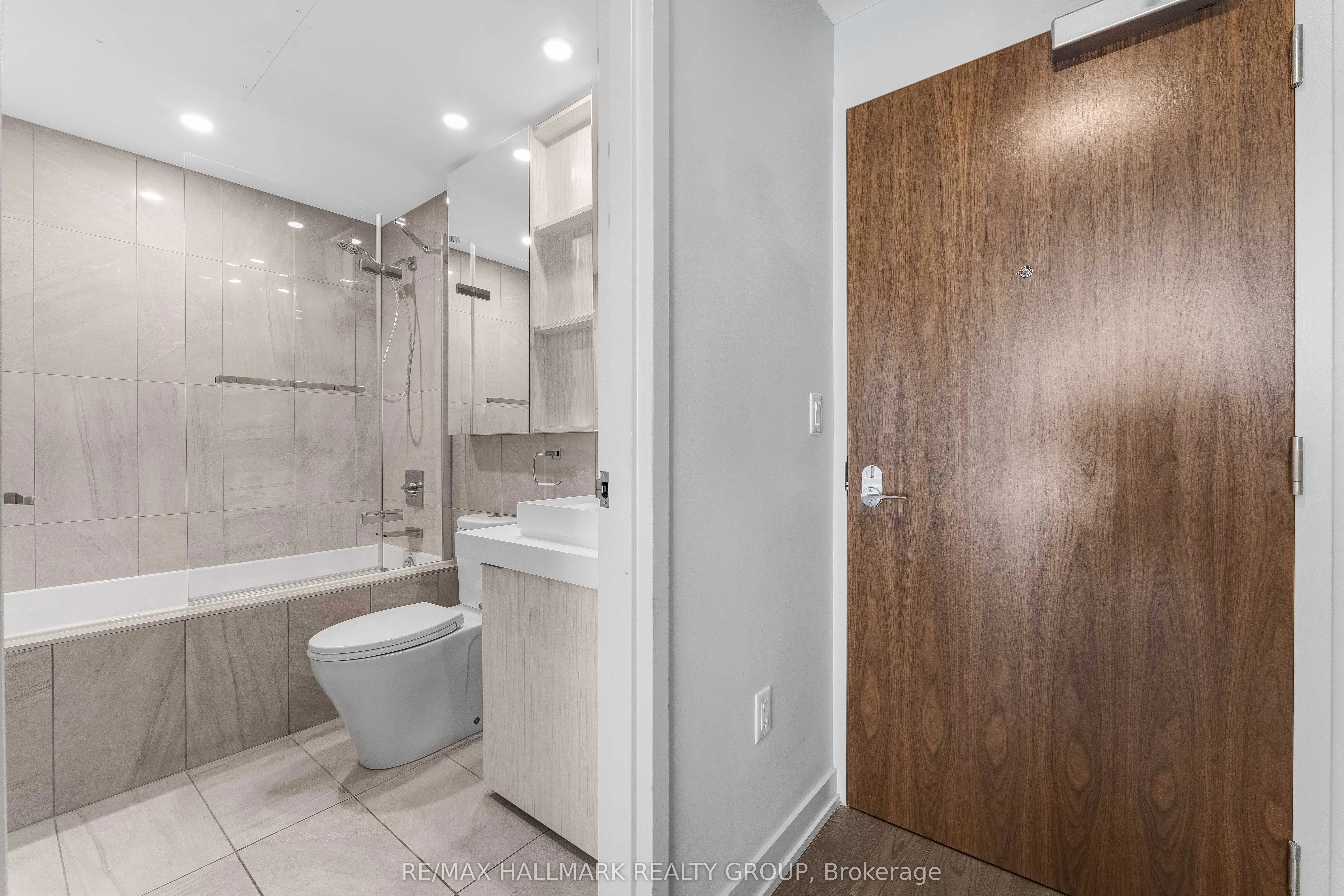 101 Queen Street, #1501