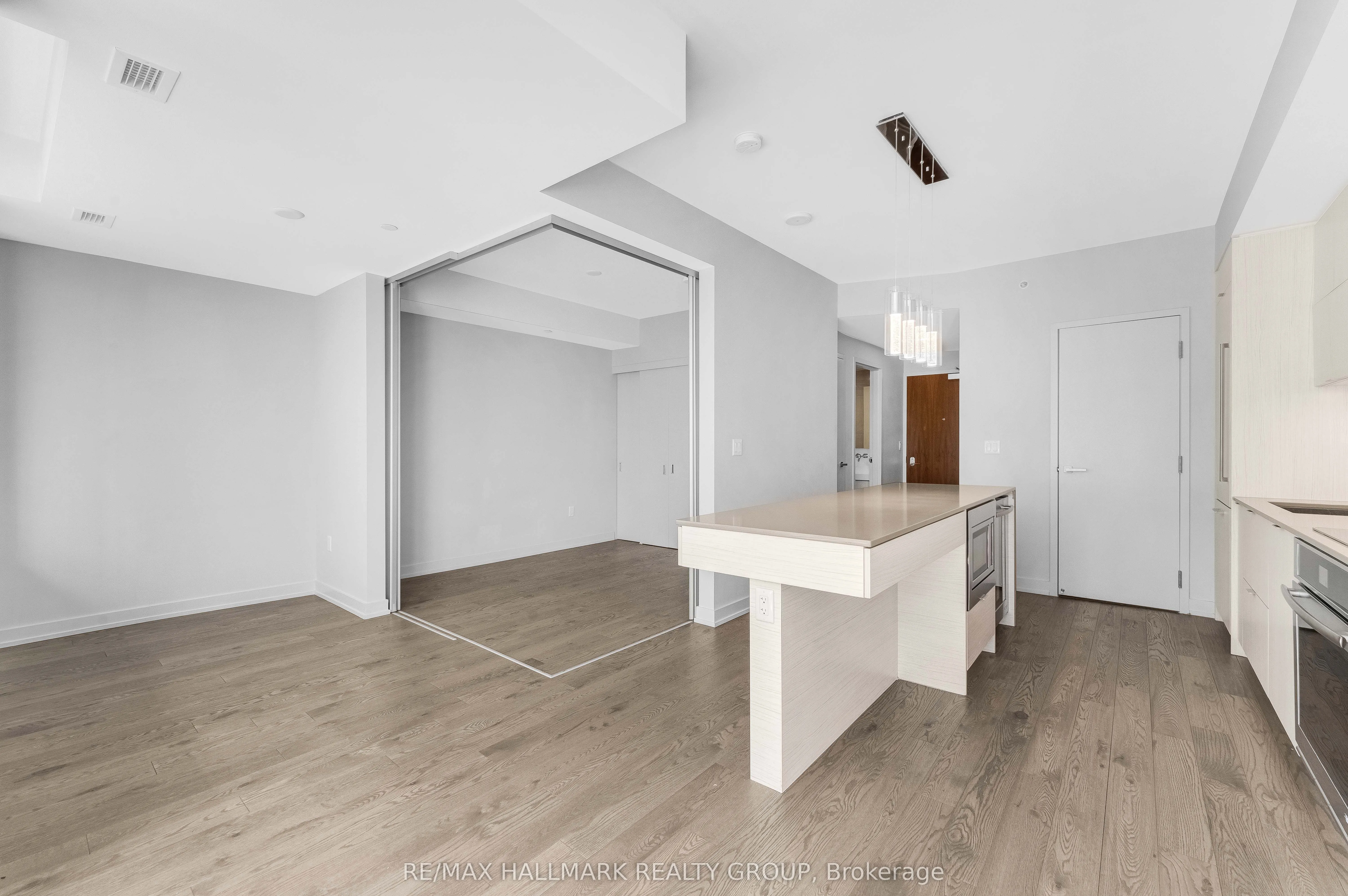 101 Queen Street, #1501