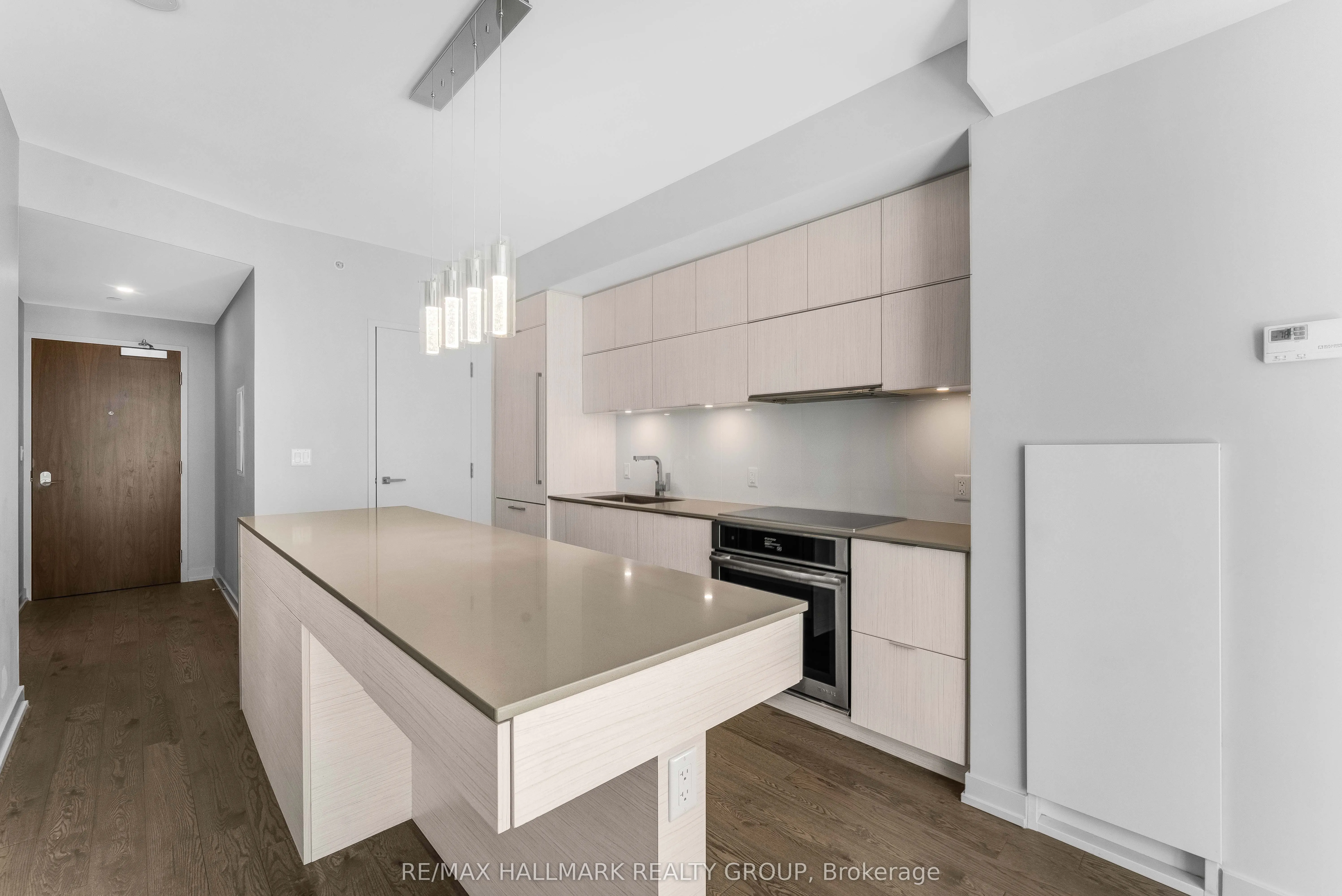 101 Queen Street, #1501