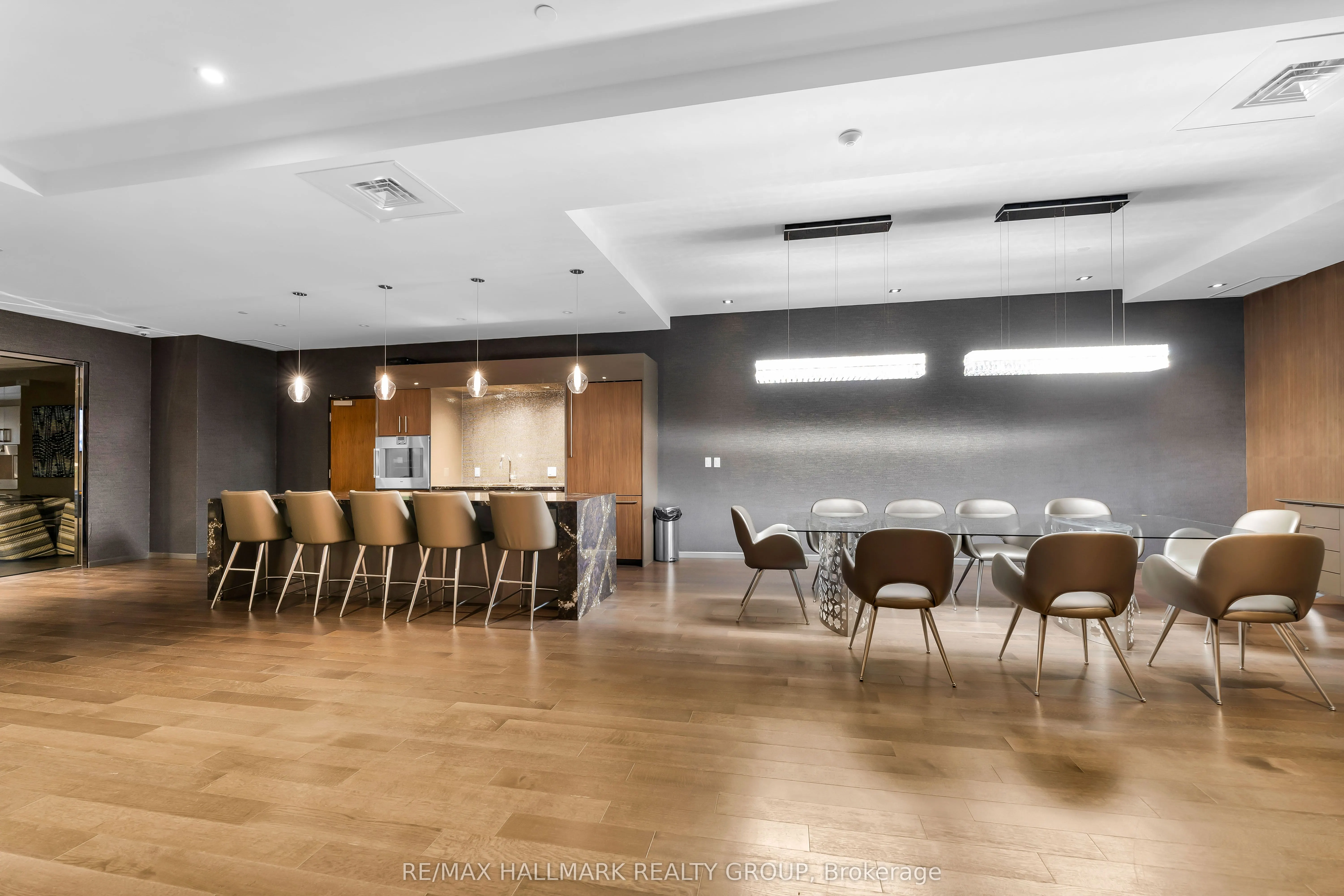 101 Queen Street, #1501