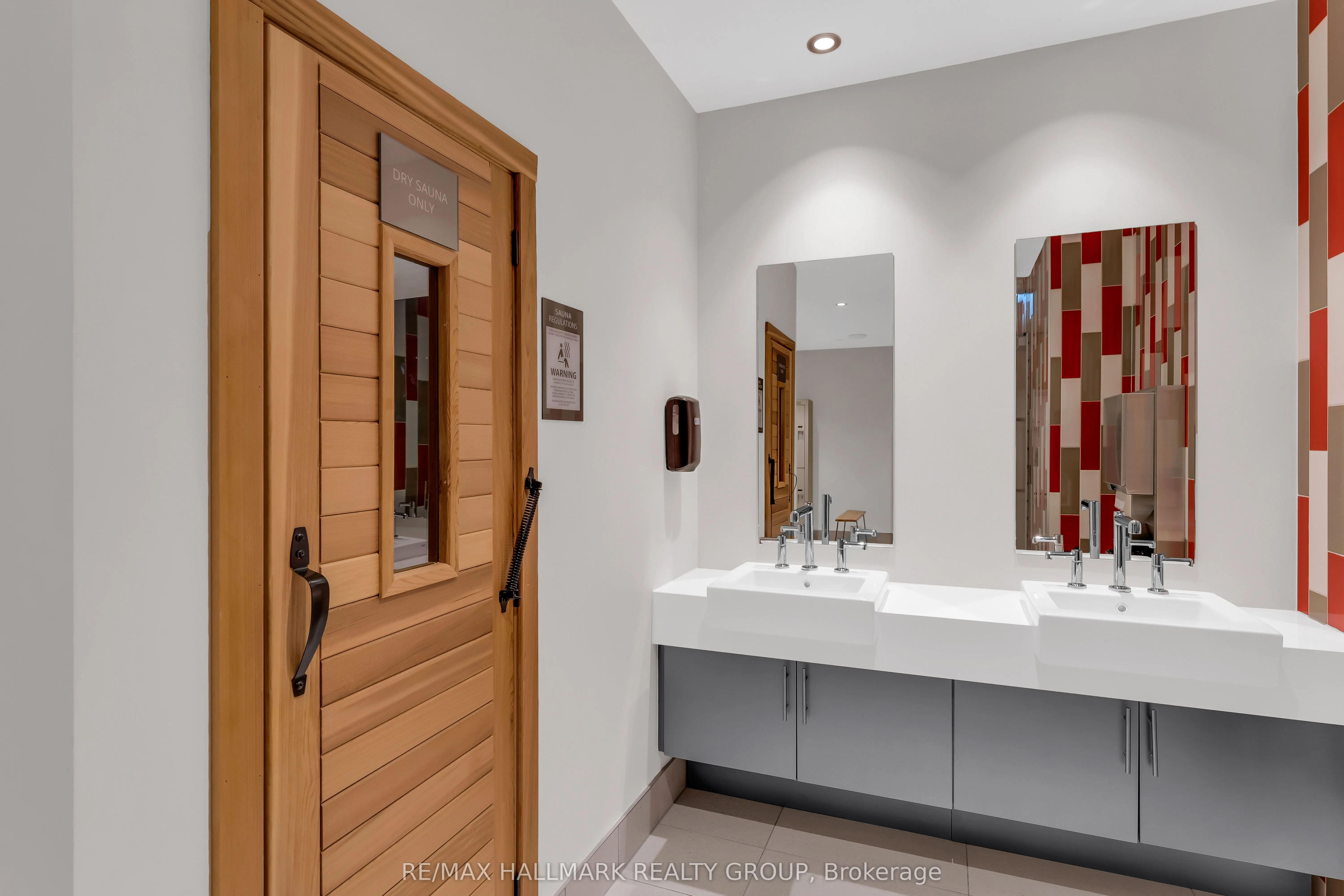 101 Queen Street, #1501