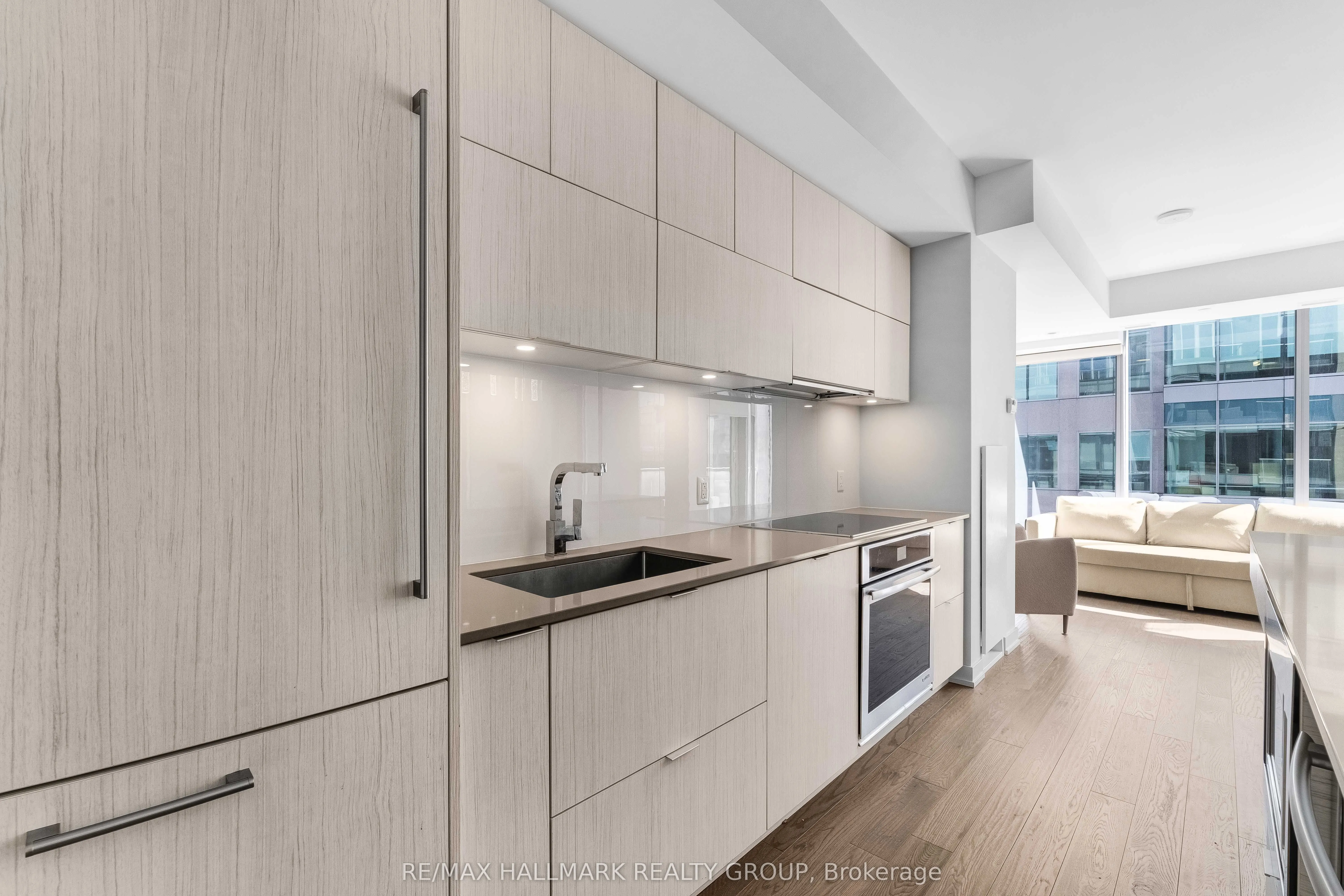 101 Queen Street, #1501