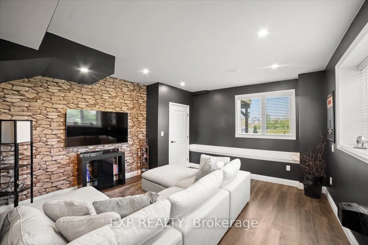 138 Creekwood Court E