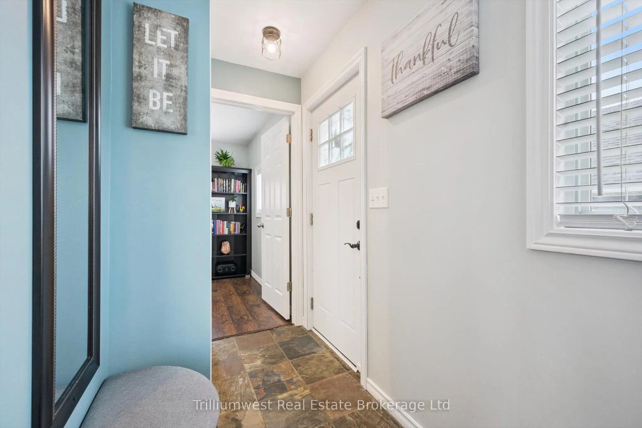 26 Chalmers Street S