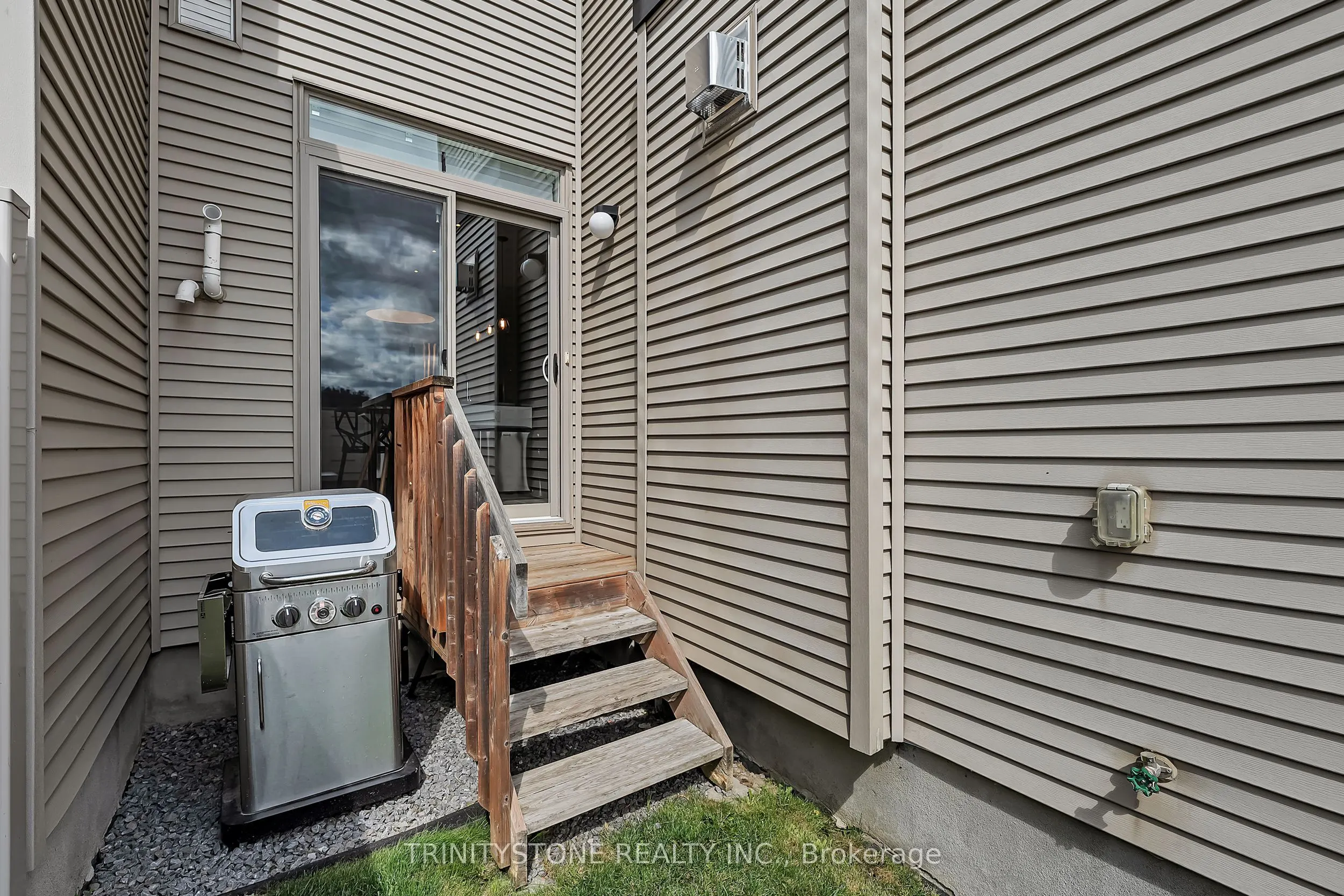 127 Shinny Avenue