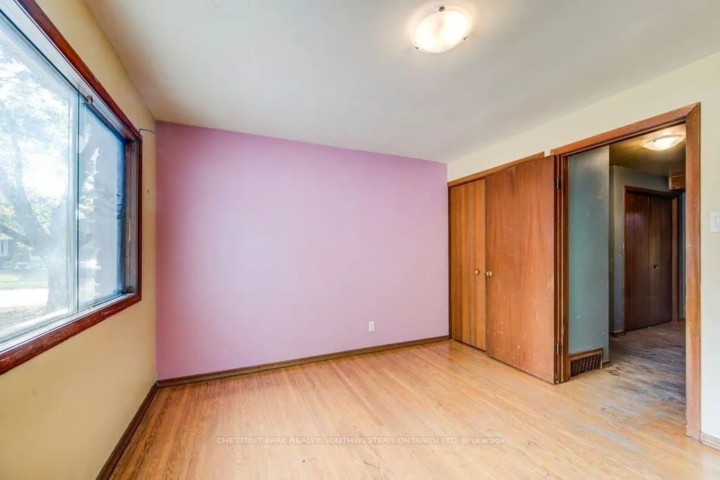 33 Evergreen Crescent