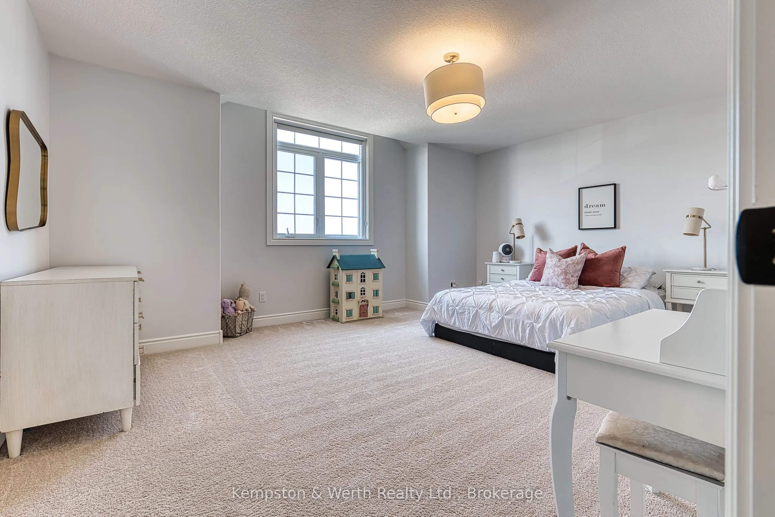 71 Forbes Crescent