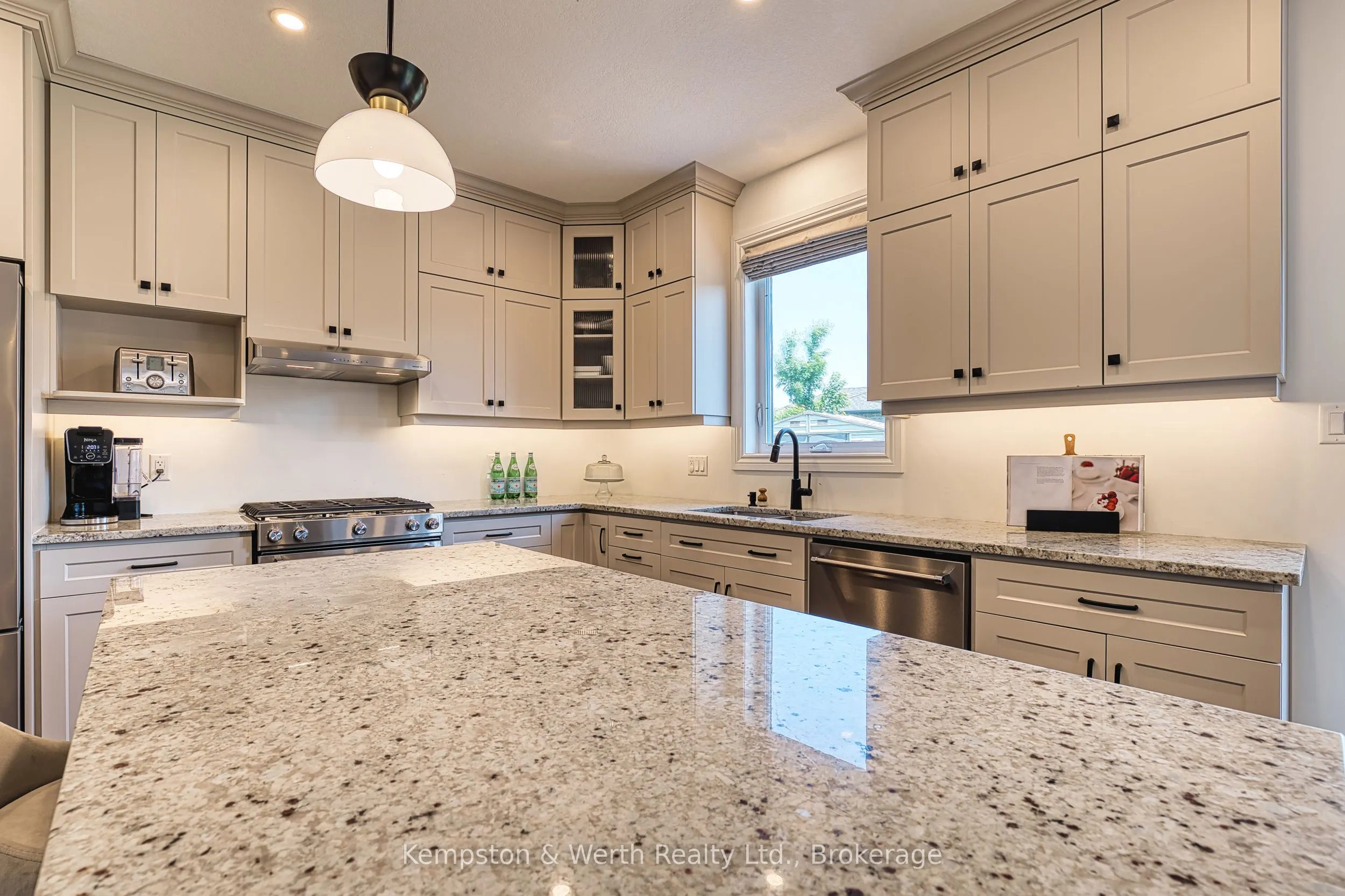 71 Forbes Crescent