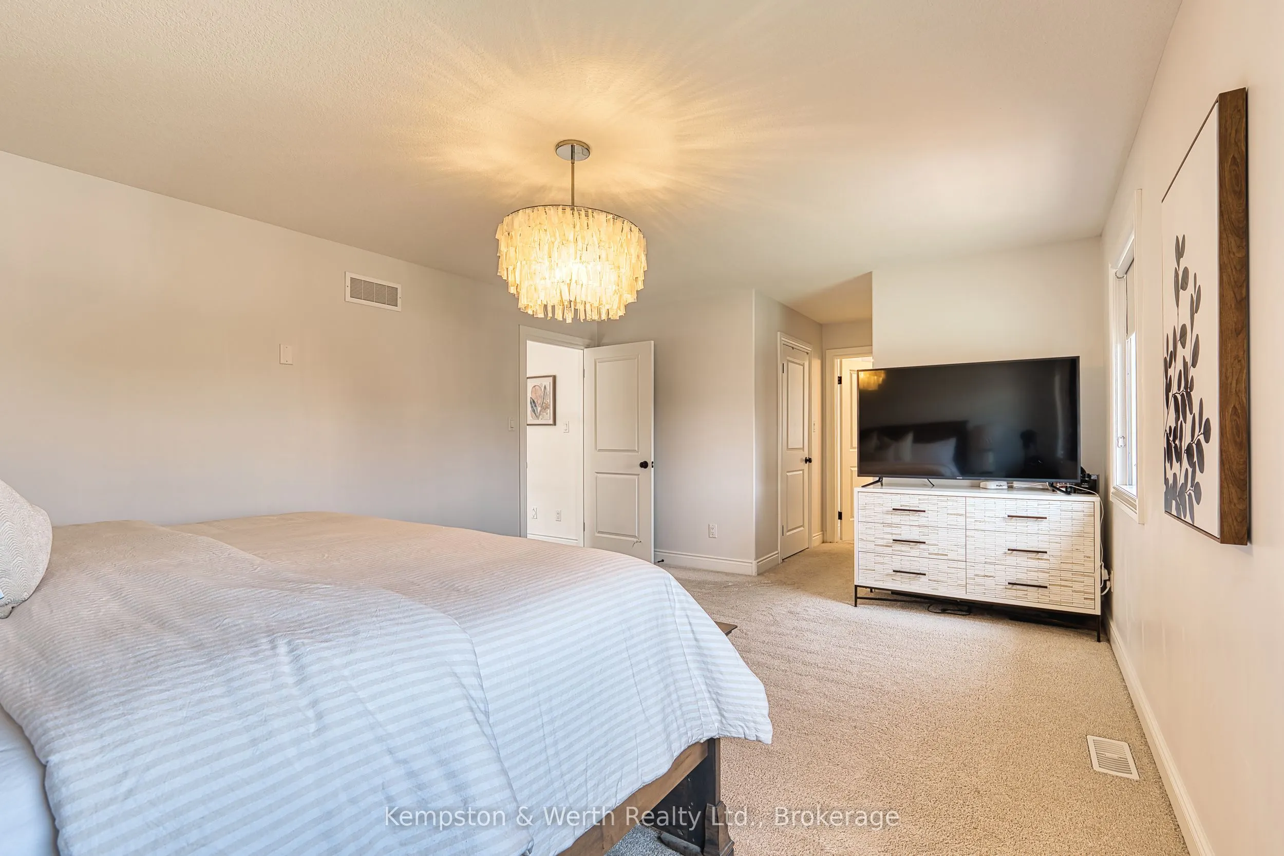 71 Forbes Crescent