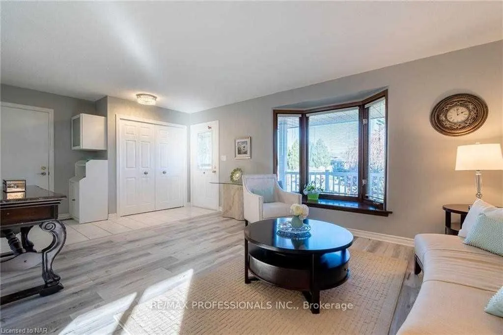 100 Larchwood Circle, #Upper