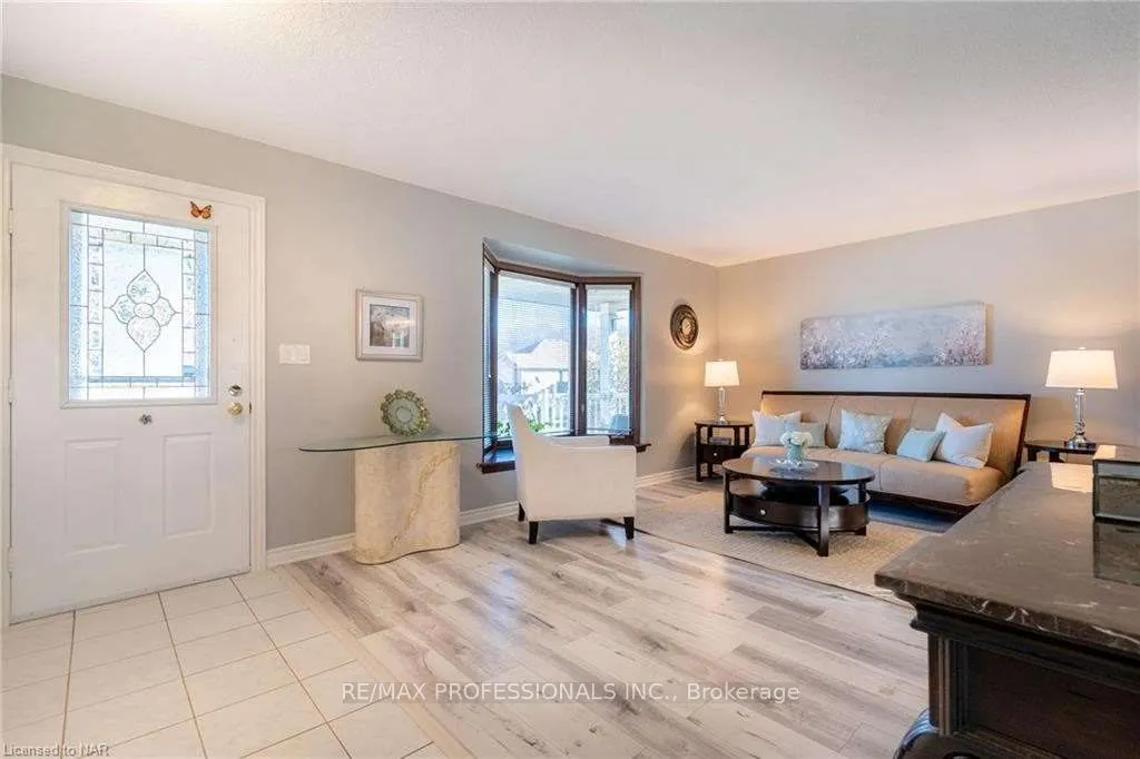 100 Larchwood Circle, #Upper