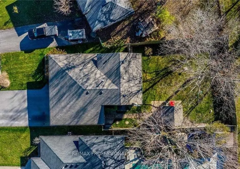100 Larchwood Circle, #Upper