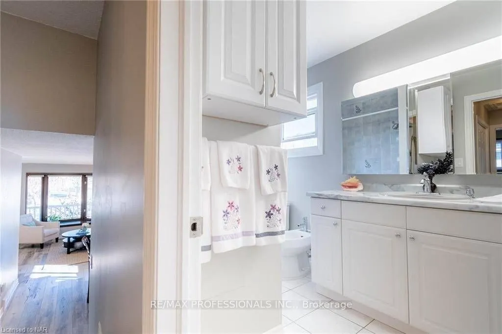 100 Larchwood Circle, #Upper