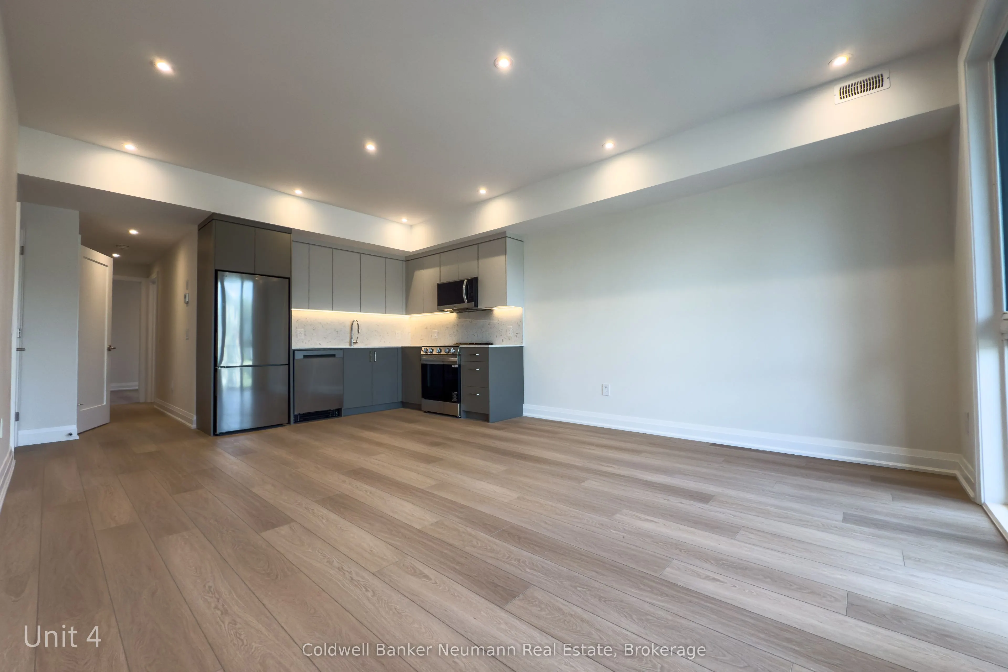 14 Stevenson Street N, #4