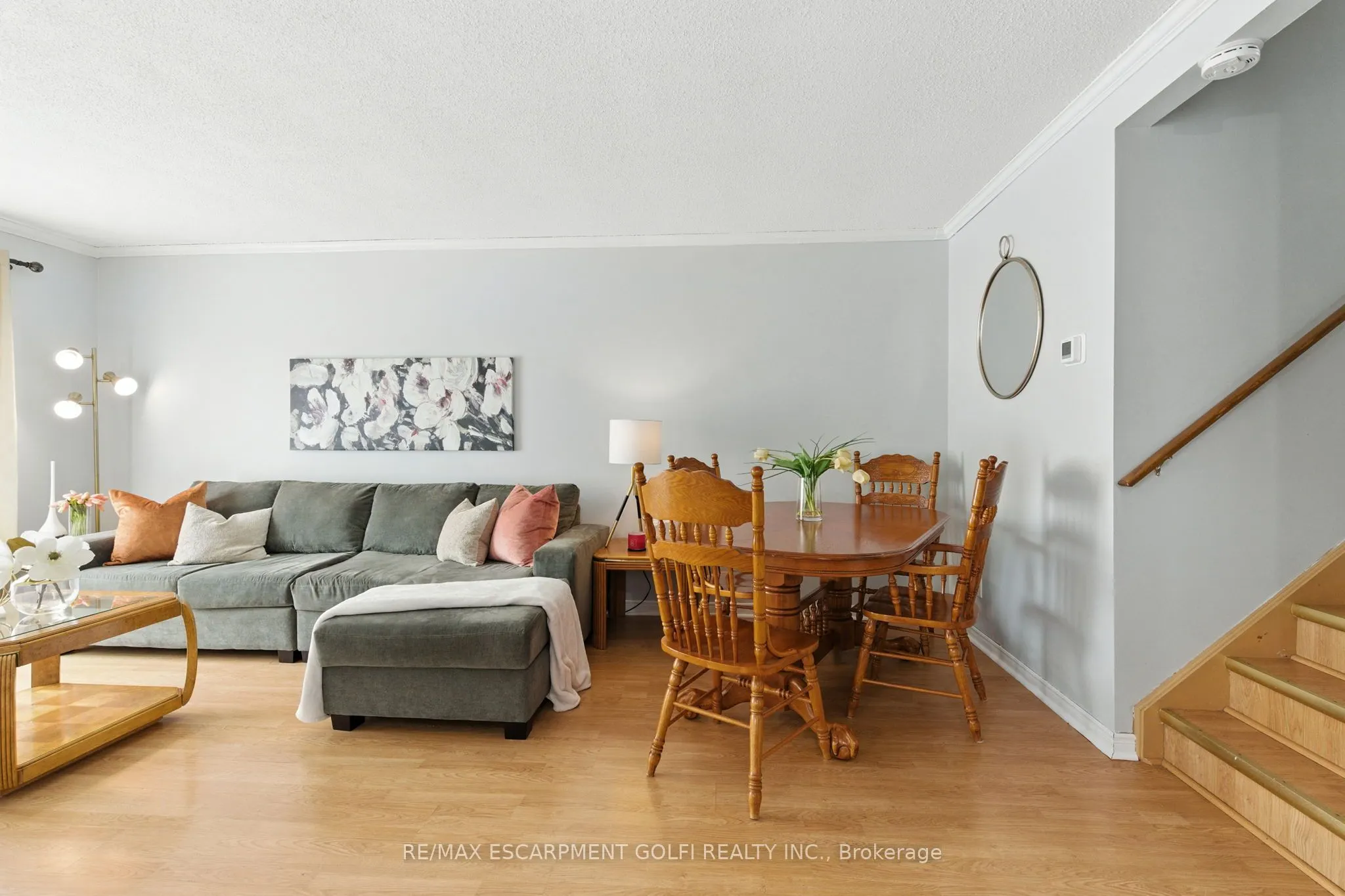 30 RAINBOW Court