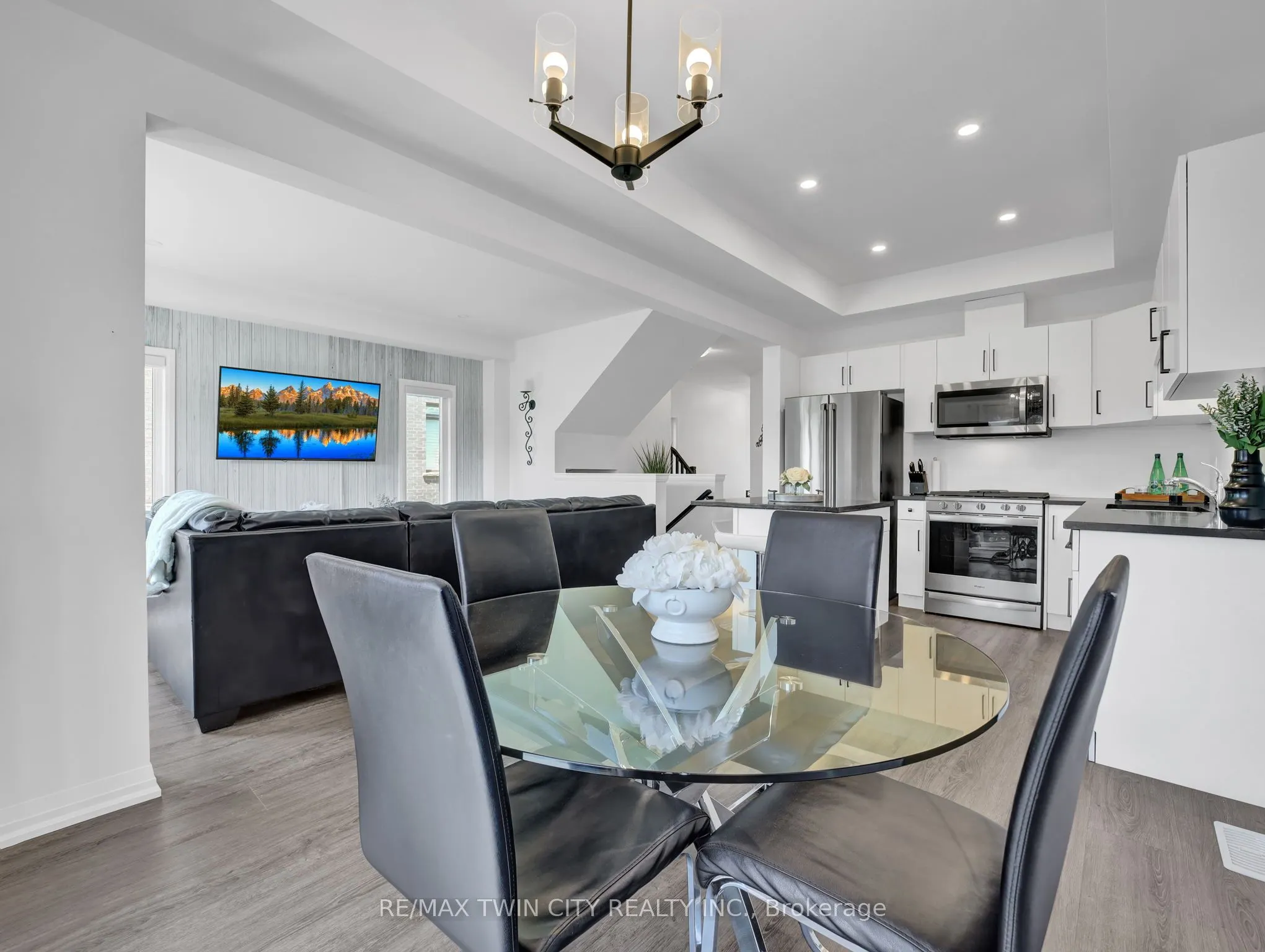 4552 Portage Road, #108