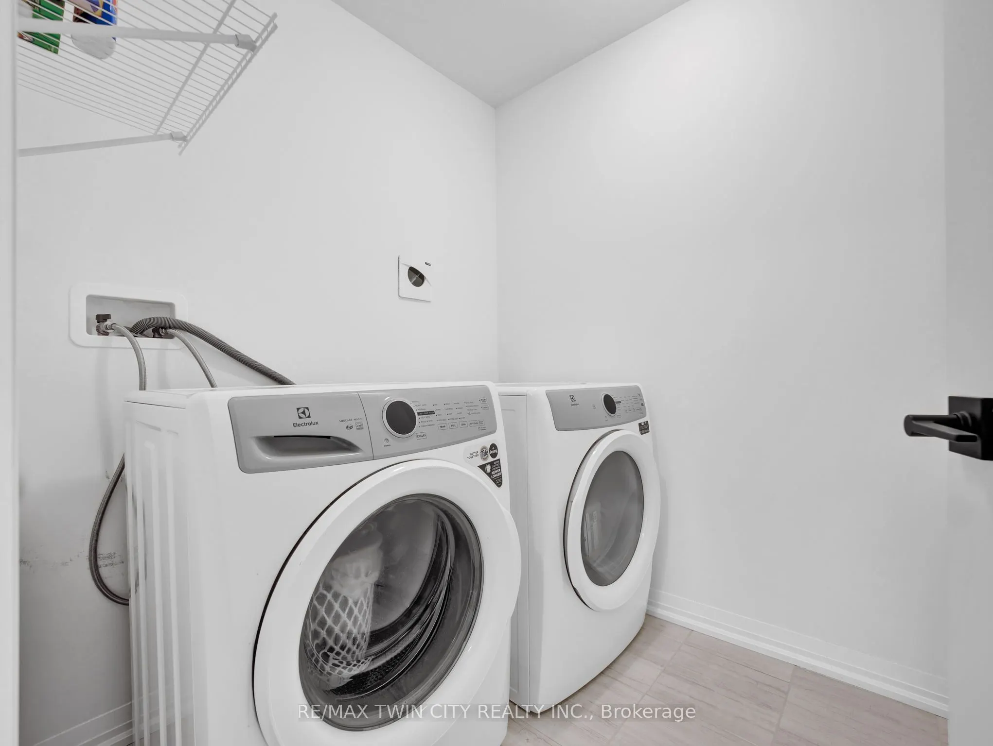 4552 Portage Road, #108