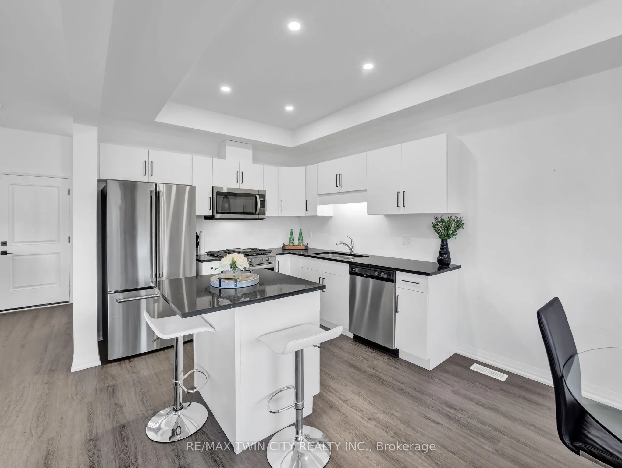 4552 Portage Road, #108