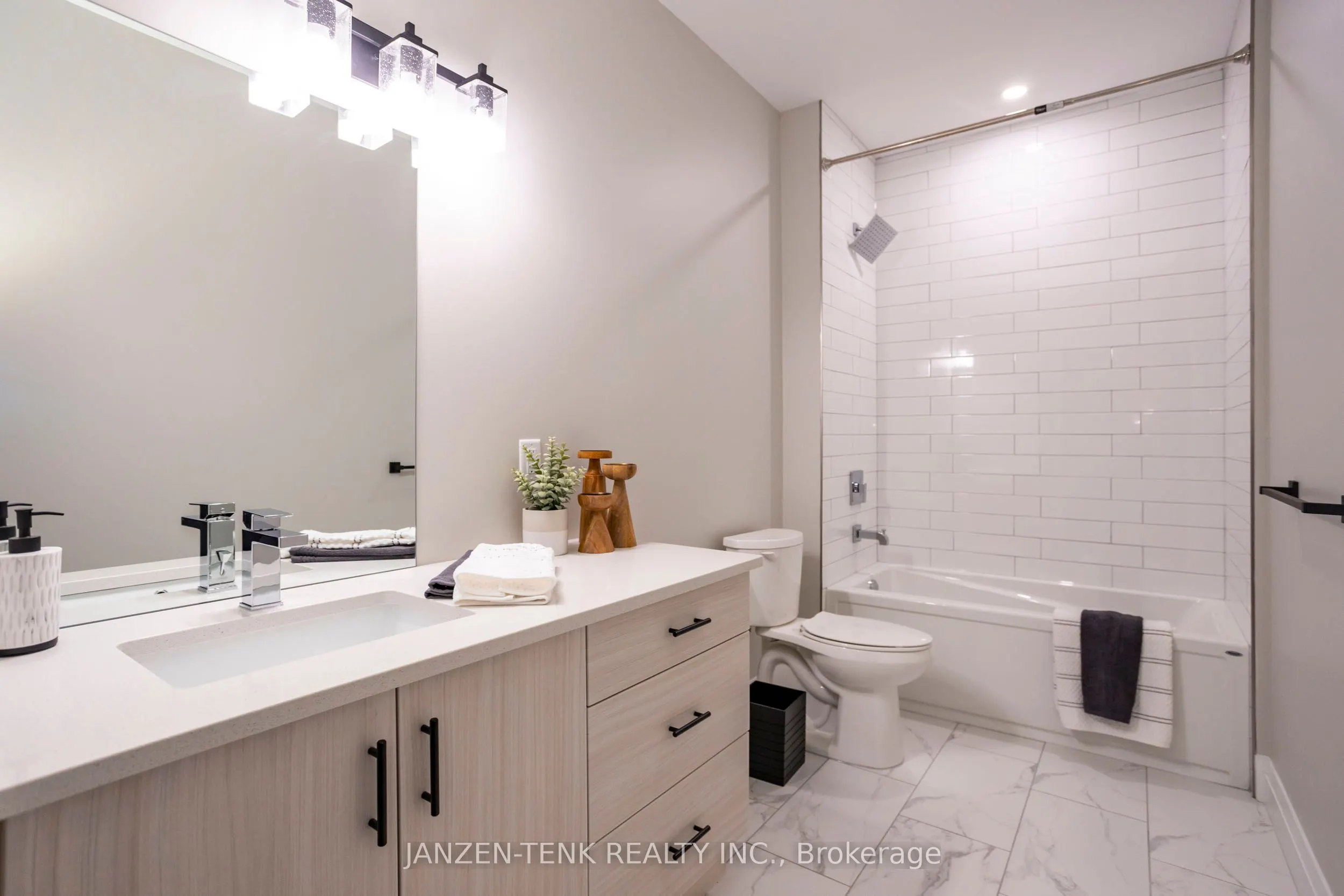 555 TEEPLE Terrace, #107