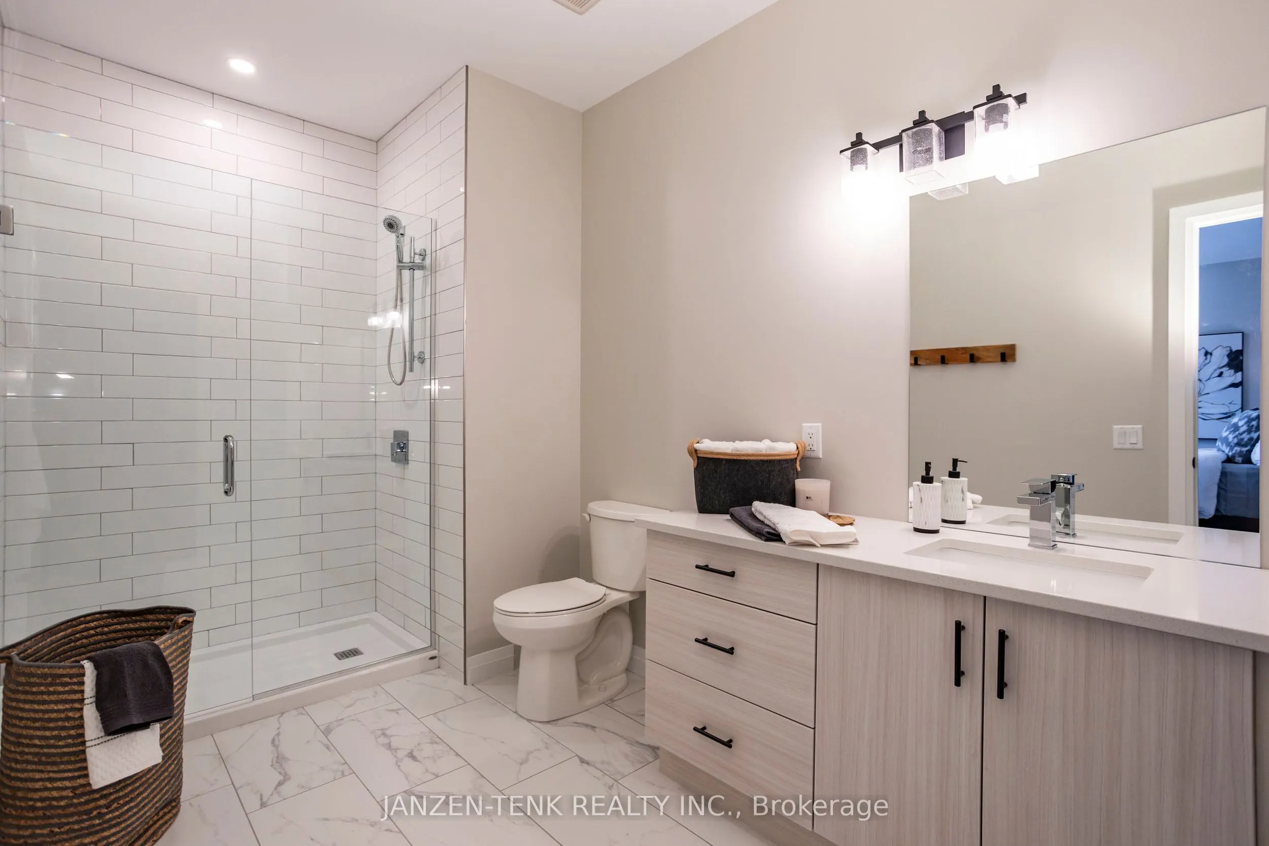 555 TEEPLE Terrace, #107