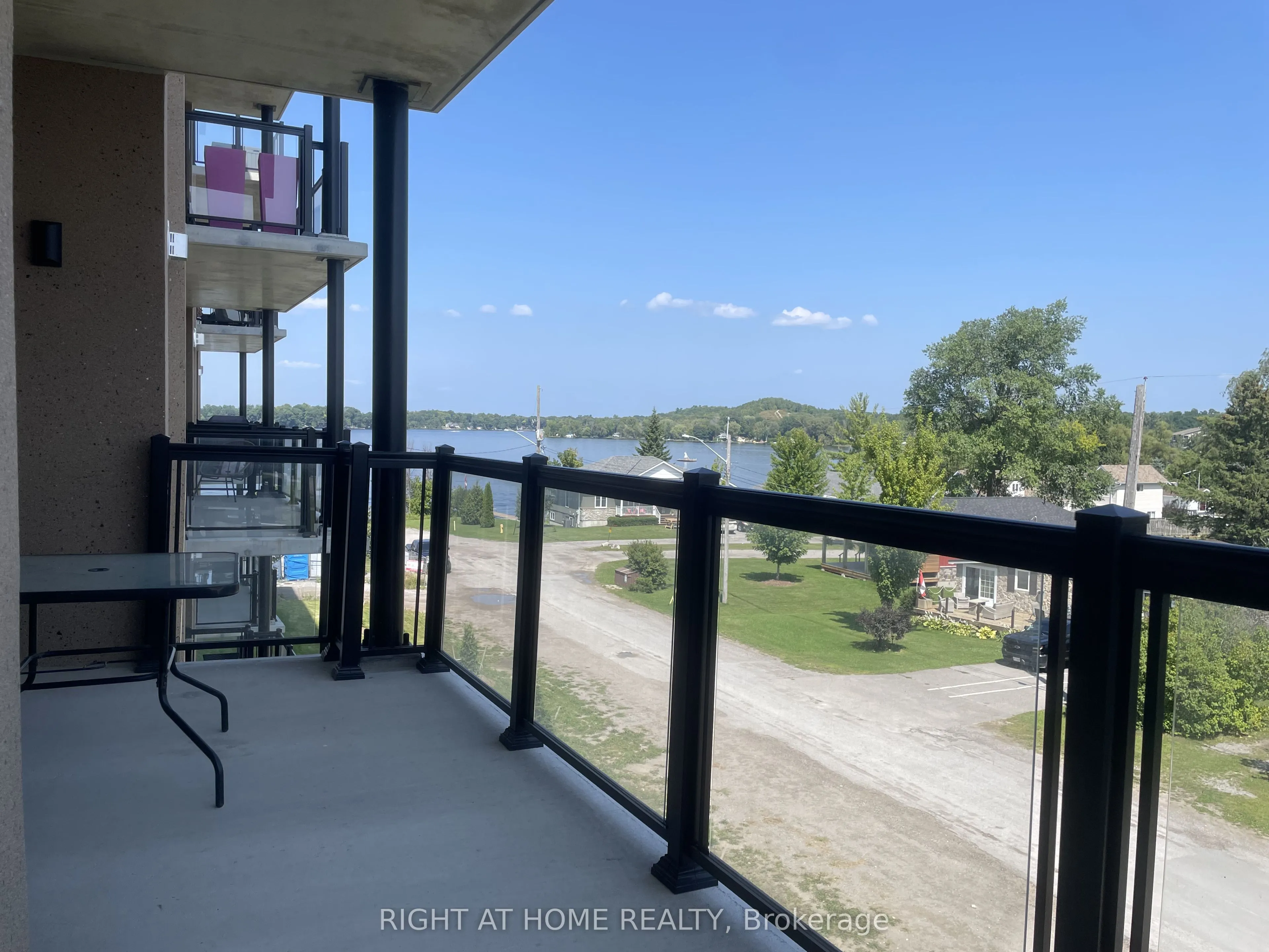 19B West Street N, #304