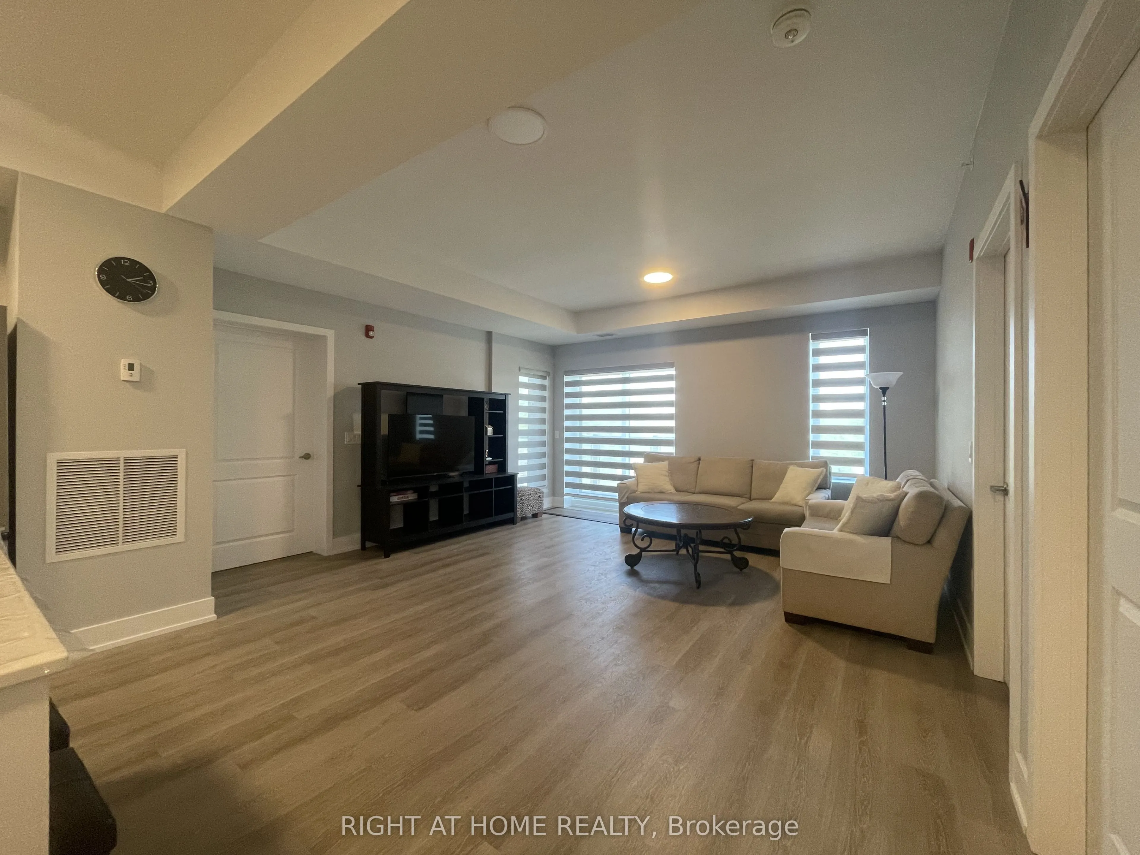 19B West Street N, #304