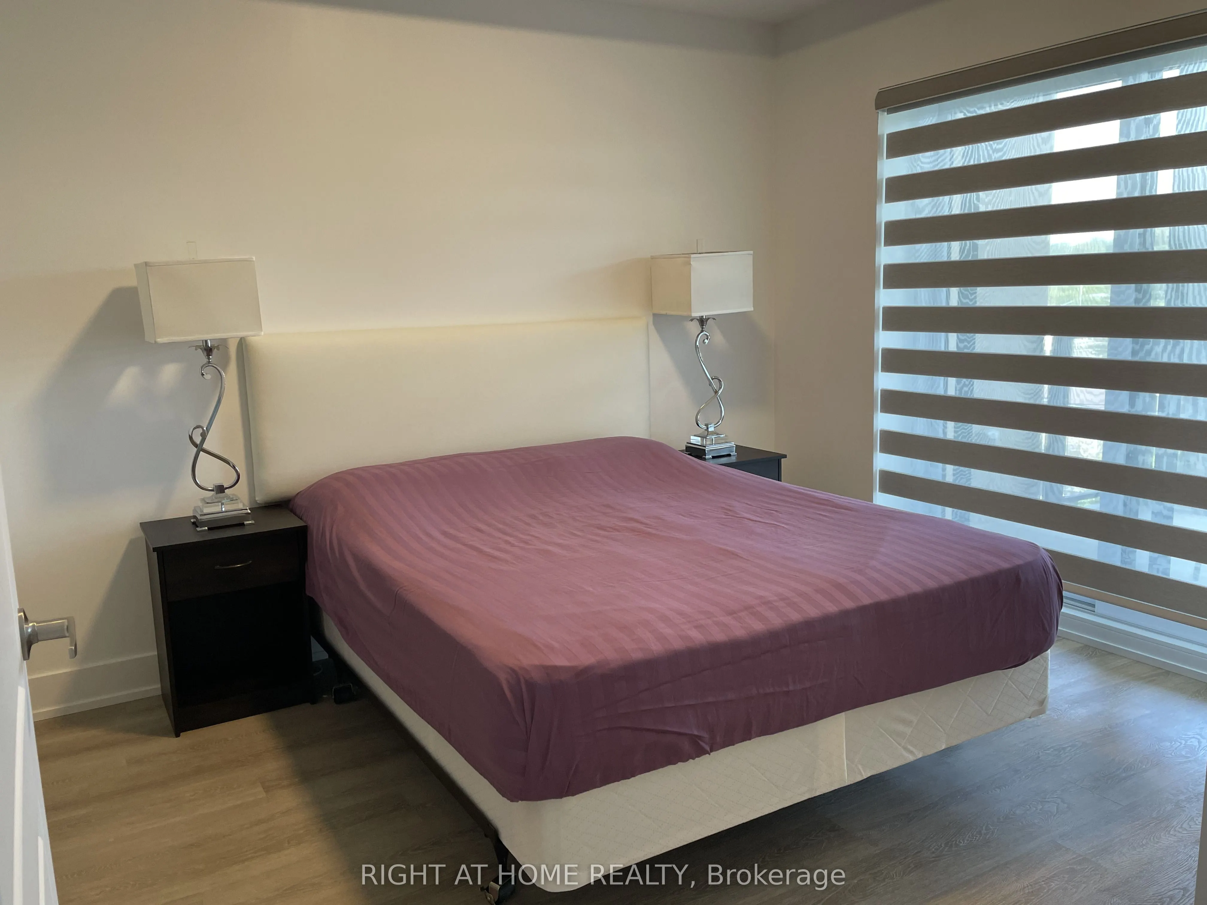 19B West Street N, #304
