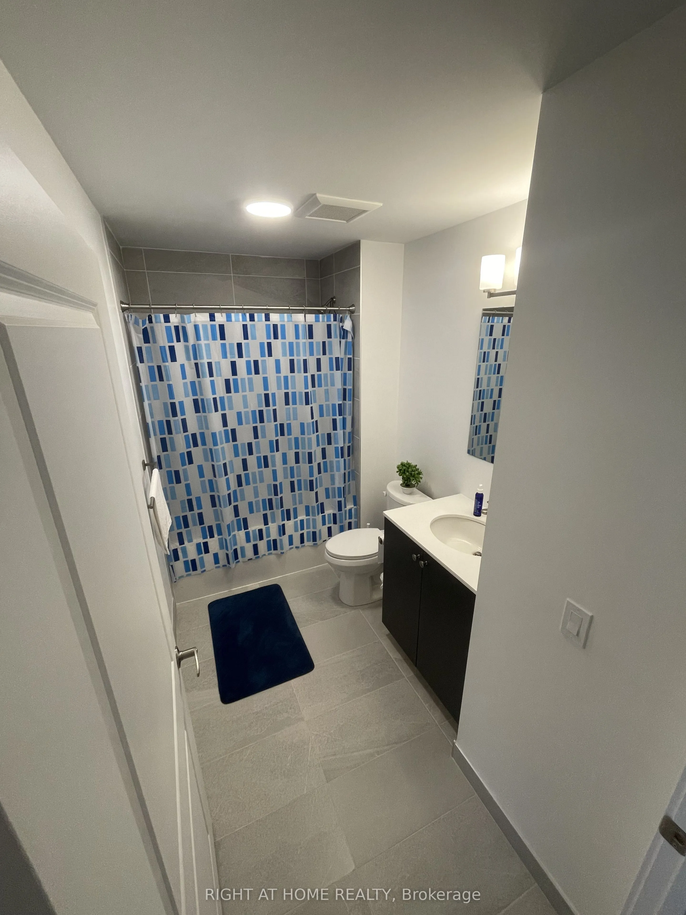 19B West Street N, #304